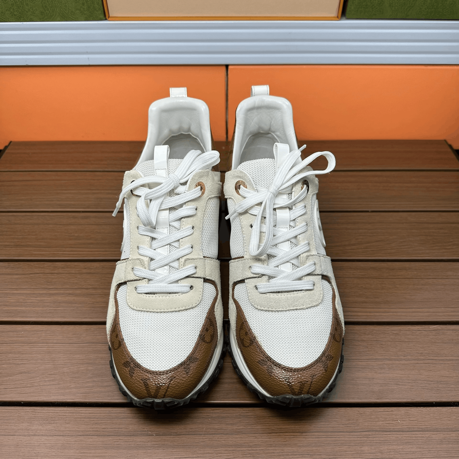 Louis Vuitton Louis Vuitton Casual White Lowtop Sneakers it_38-5 Women Size US 8.5 / IT 38.5 - 4 Thumbnail