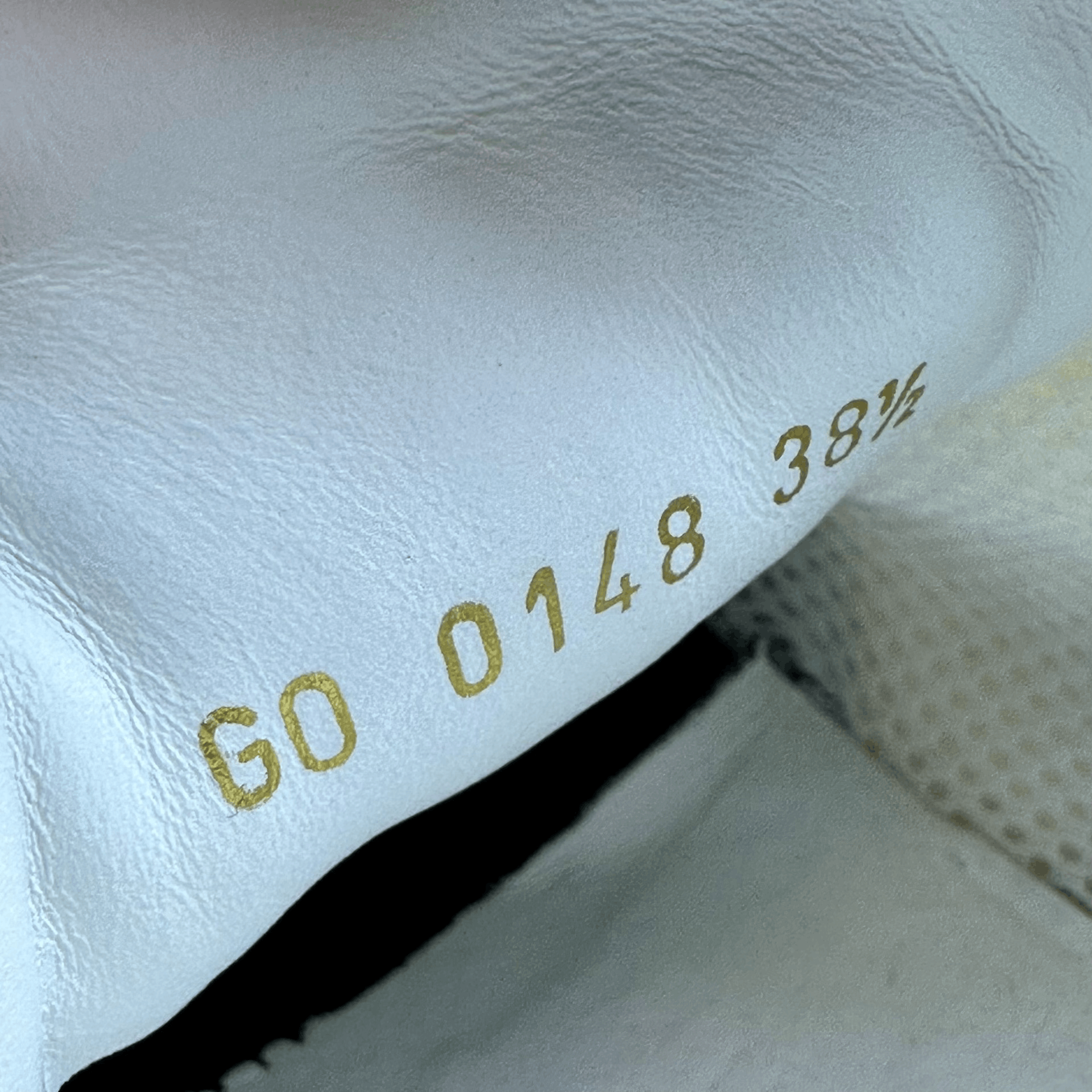 Louis Vuitton Louis Vuitton Casual White Lowtop Sneakers it_38-5 Women Size US 8.5 / IT 38.5 - 9 Thumbnail