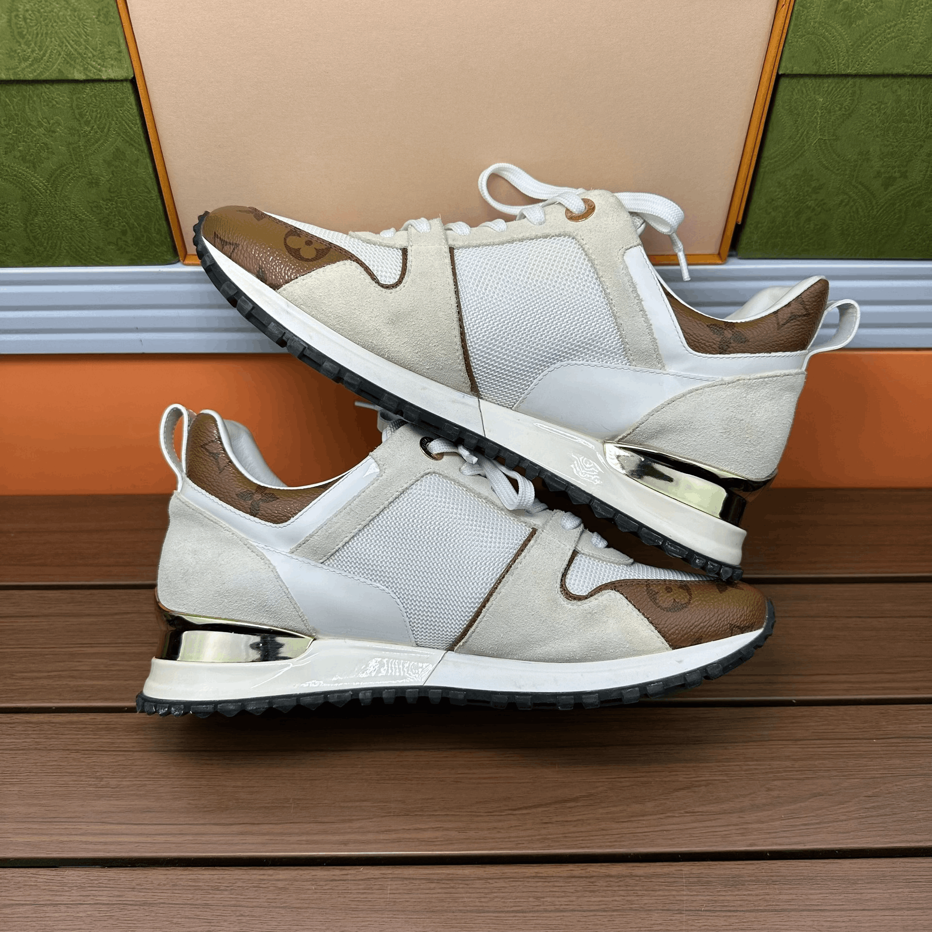 Louis Vuitton Louis Vuitton Casual White Lowtop Sneakers it_38-5 Women Size US 8.5 / IT 38.5 - 3 Thumbnail