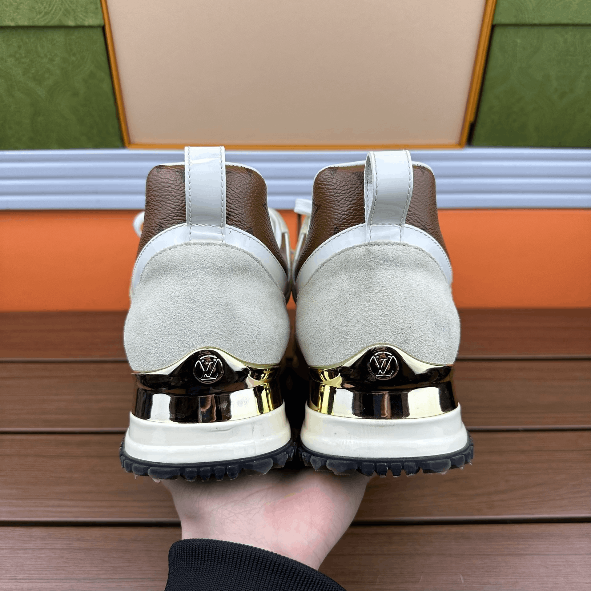 Louis Vuitton Louis Vuitton Casual White Lowtop Sneakers it_38-5 Women Size US 8.5 / IT 38.5 - 5 Thumbnail
