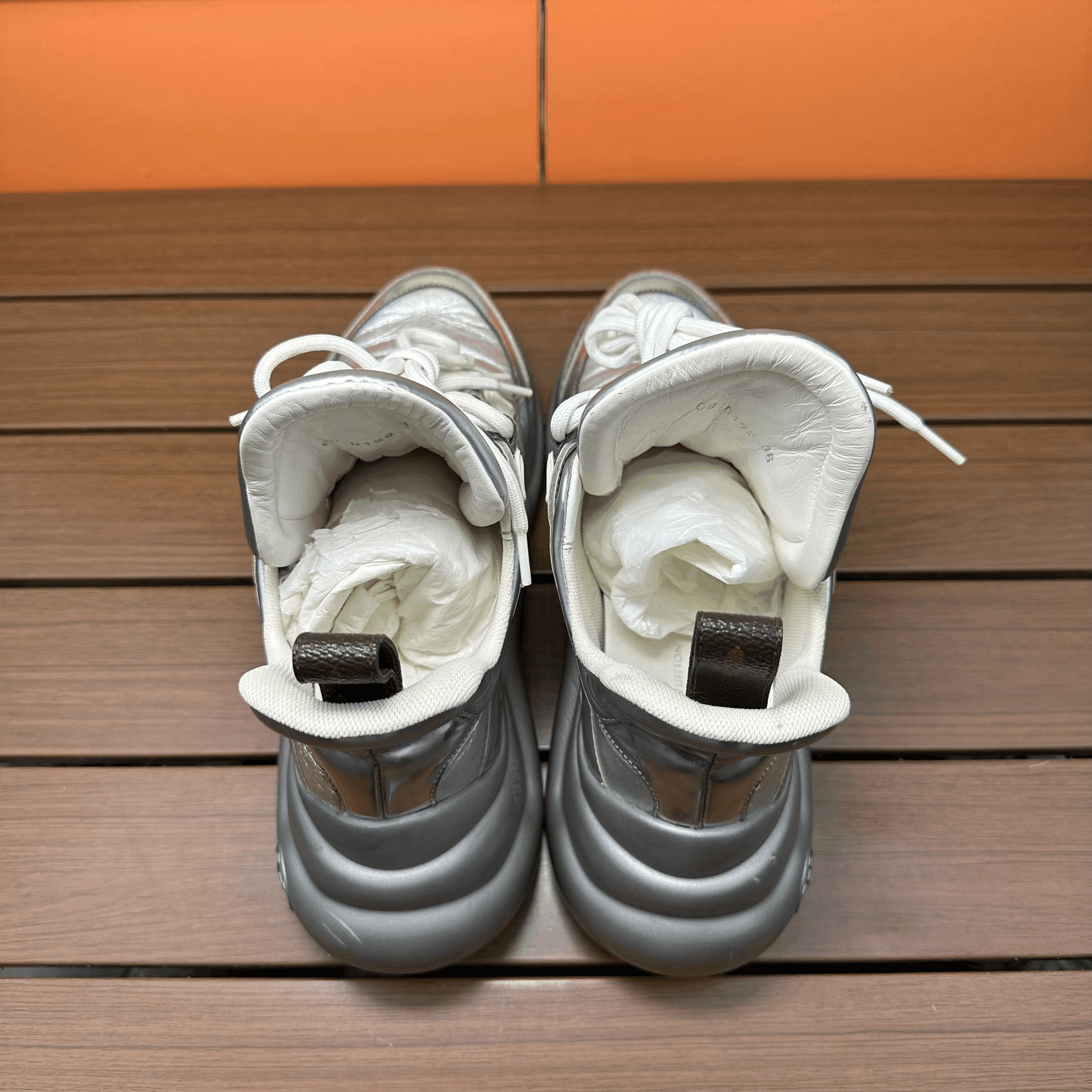 Louis Vuitton Louis Vuitton Casual Silver Lowtop Sneakers it_36 Women Size US 6 / IT 36 - 6 Thumbnail