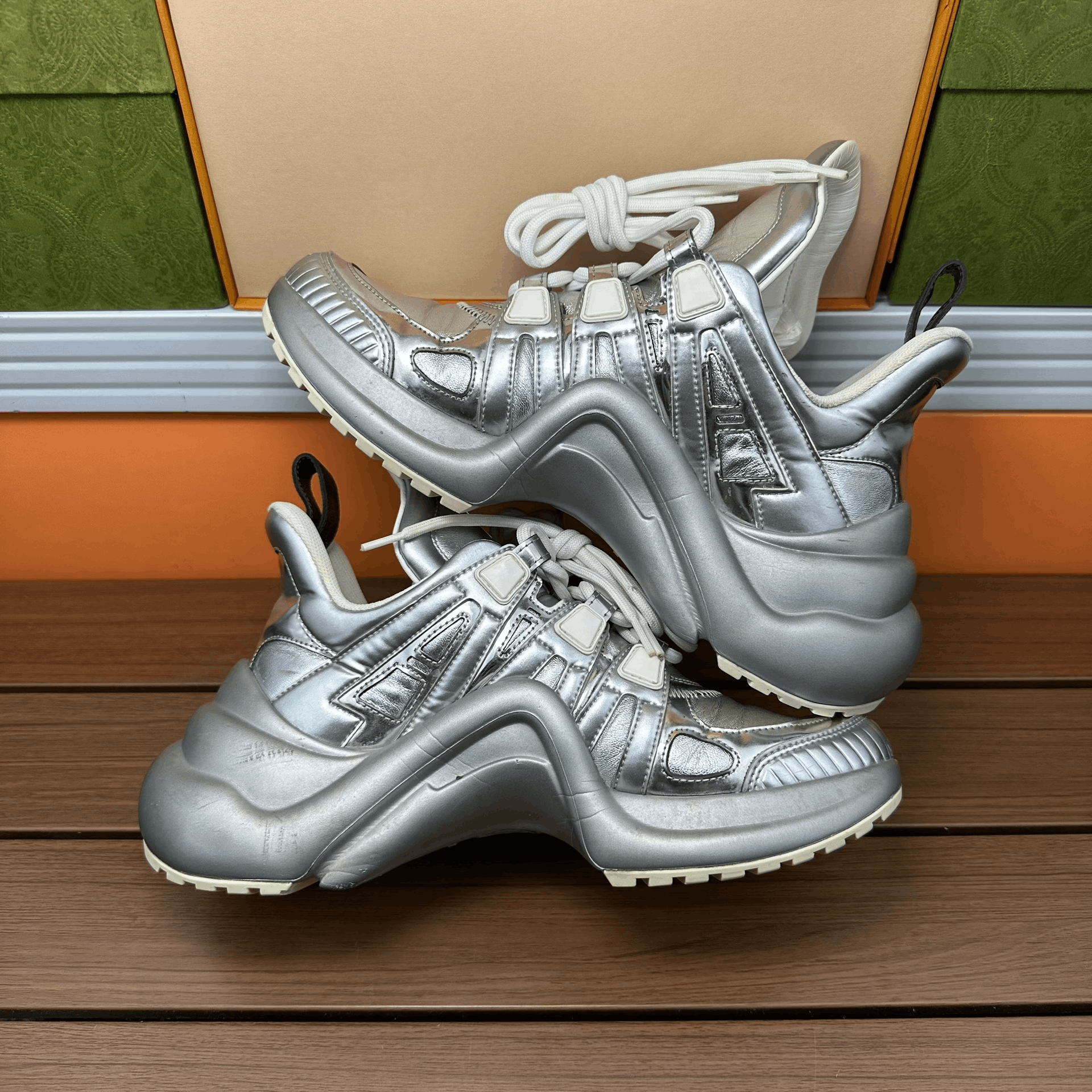 Louis Vuitton Louis Vuitton Casual Silver Lowtop Sneakers it_36 Women Size US 6 / IT 36 - 3 Thumbnail