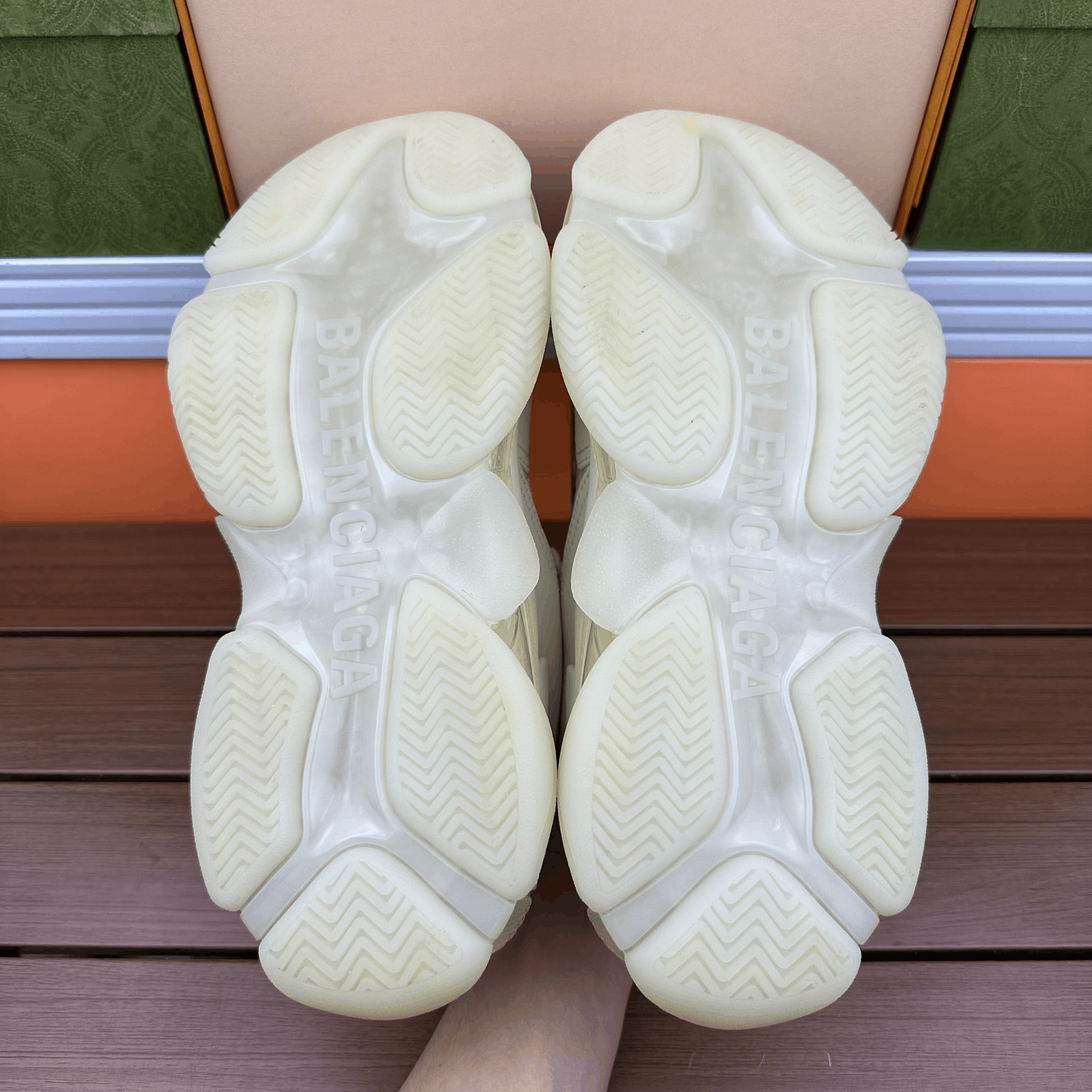 Balenciaga Balenciaga White Lowtop Sneakers it_37 Women Size US 7 / IT 37 - 8 Thumbnail