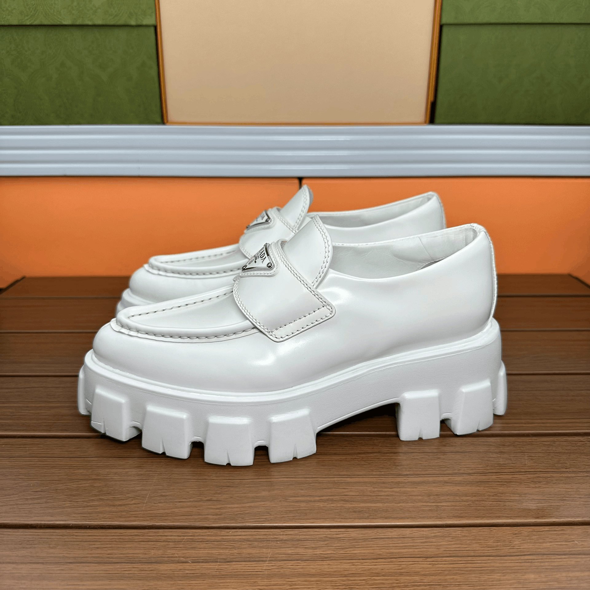 Prada Prada Lowtop Sneakers it_35 Women Size US 5 / IT 35 - 2 Thumbnail