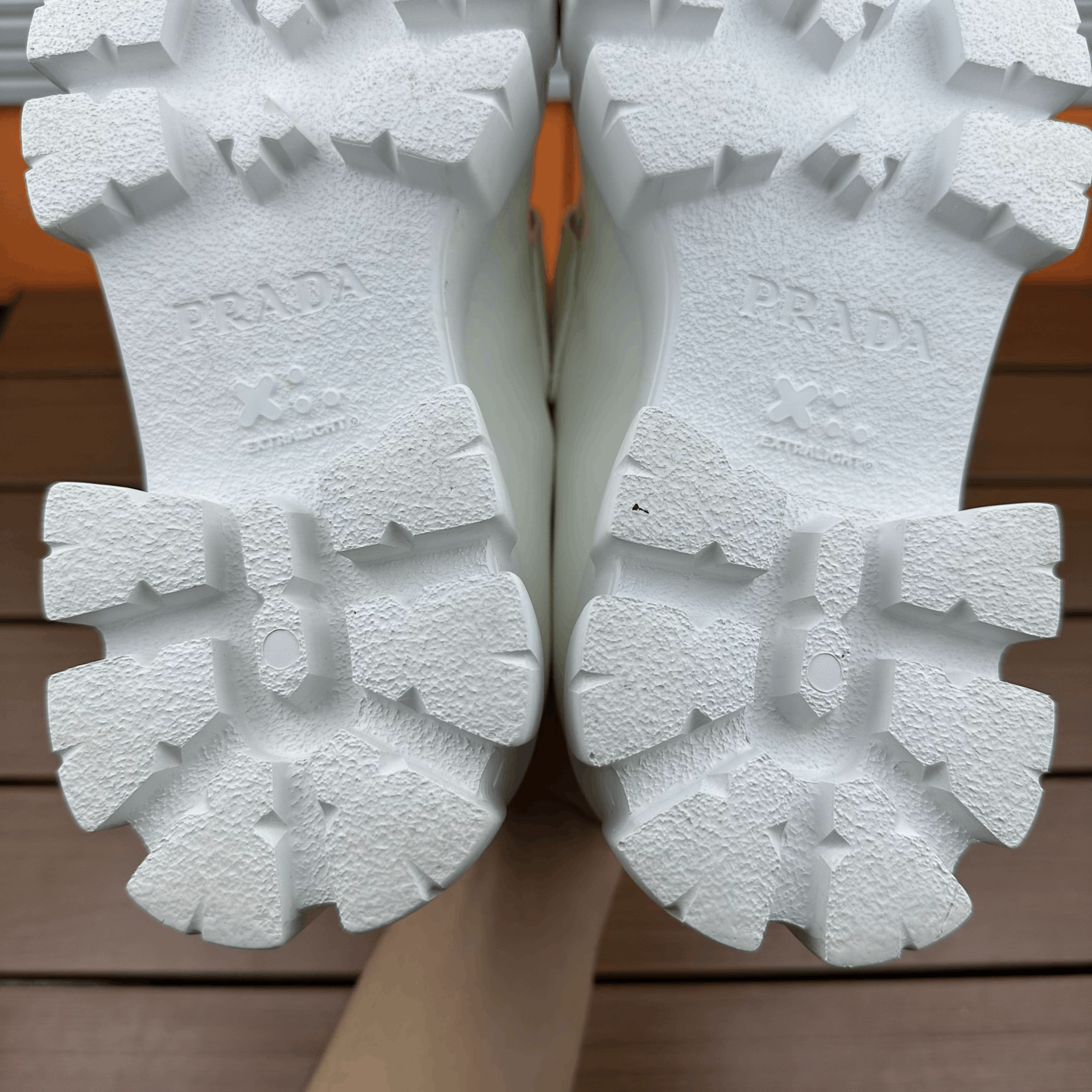 Prada Prada Lowtop Sneakers it_35 Women Size US 5 / IT 35 - 9 Thumbnail