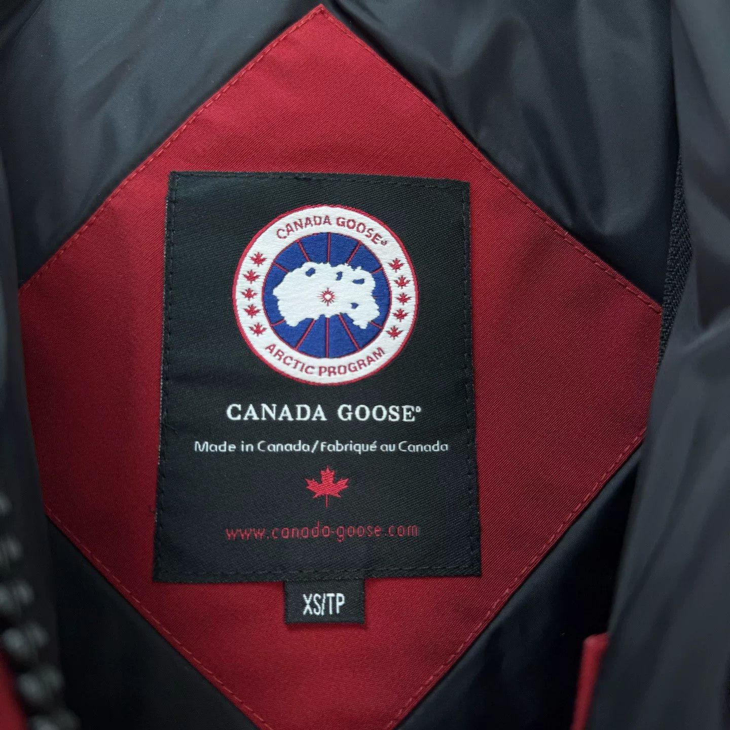 Canada Goose Canada Goose Red Mid-Length Hooded Down Jacket Size XS / US 0-2 / IT 36-38 - 6 Thumbnail