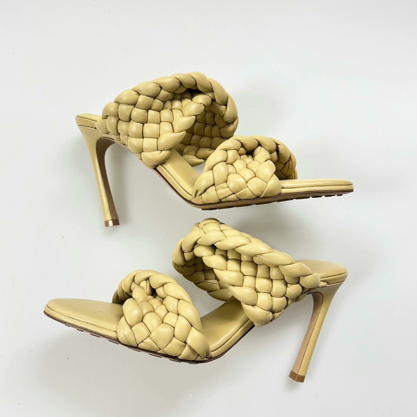 Bottega Veneta Bv Milk Yellow Woven Heels Size US 7 / IT 37 - 2 Thumbnail