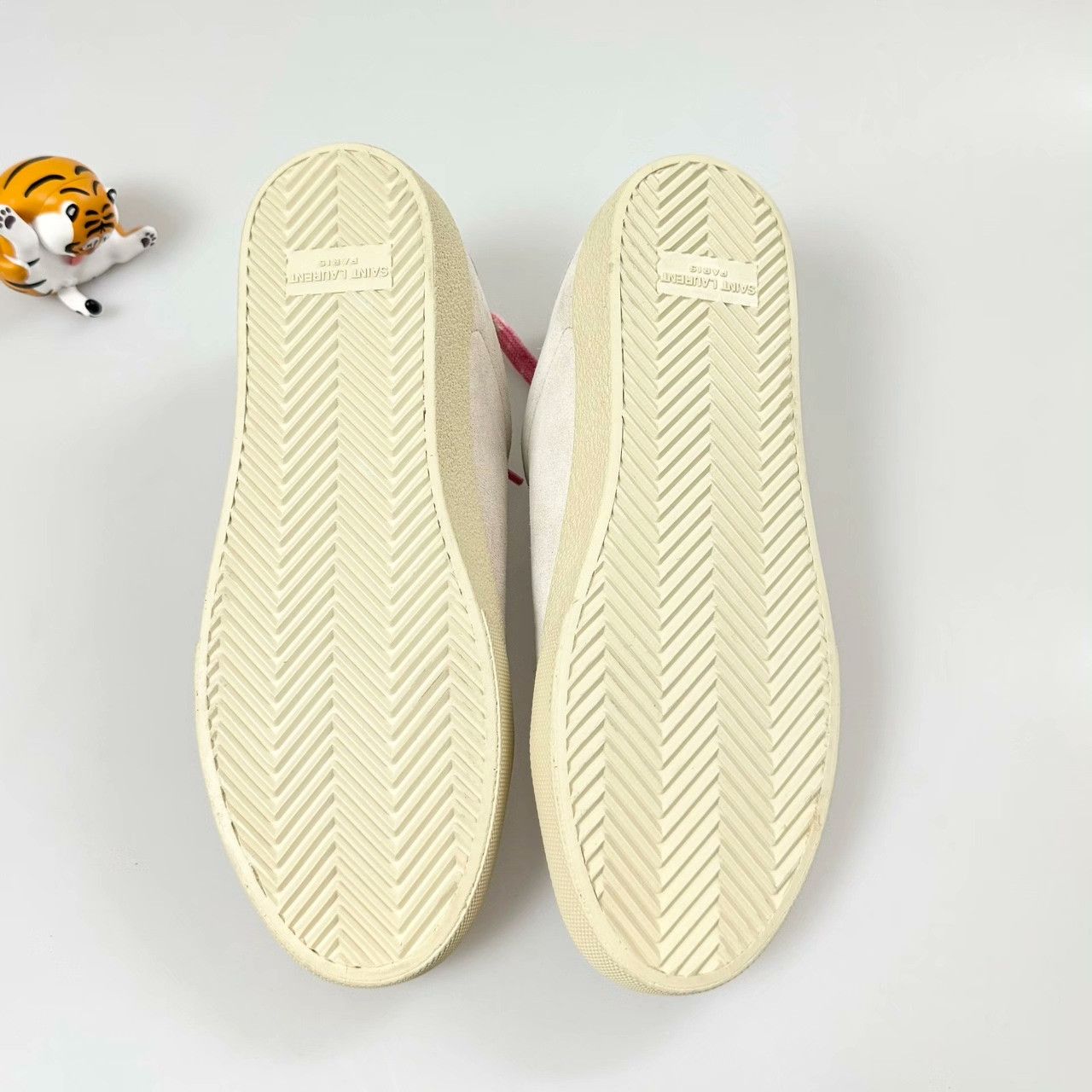 Yves Saint Laurent YSL Light Pink Suede Board Shoes Size US 7 / IT 37 - 6 Thumbnail