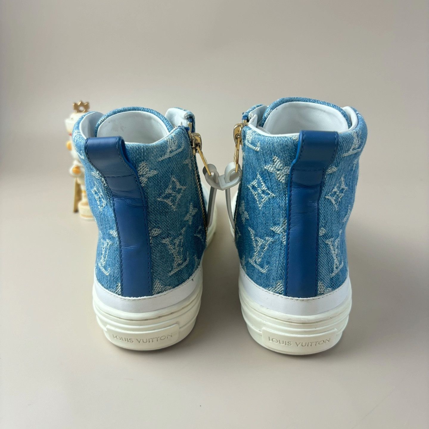 Louis Vuitton LV Blue/White Denim Monogram High-Top Sneakers Size US 4 / IT 34 - 5 Thumbnail