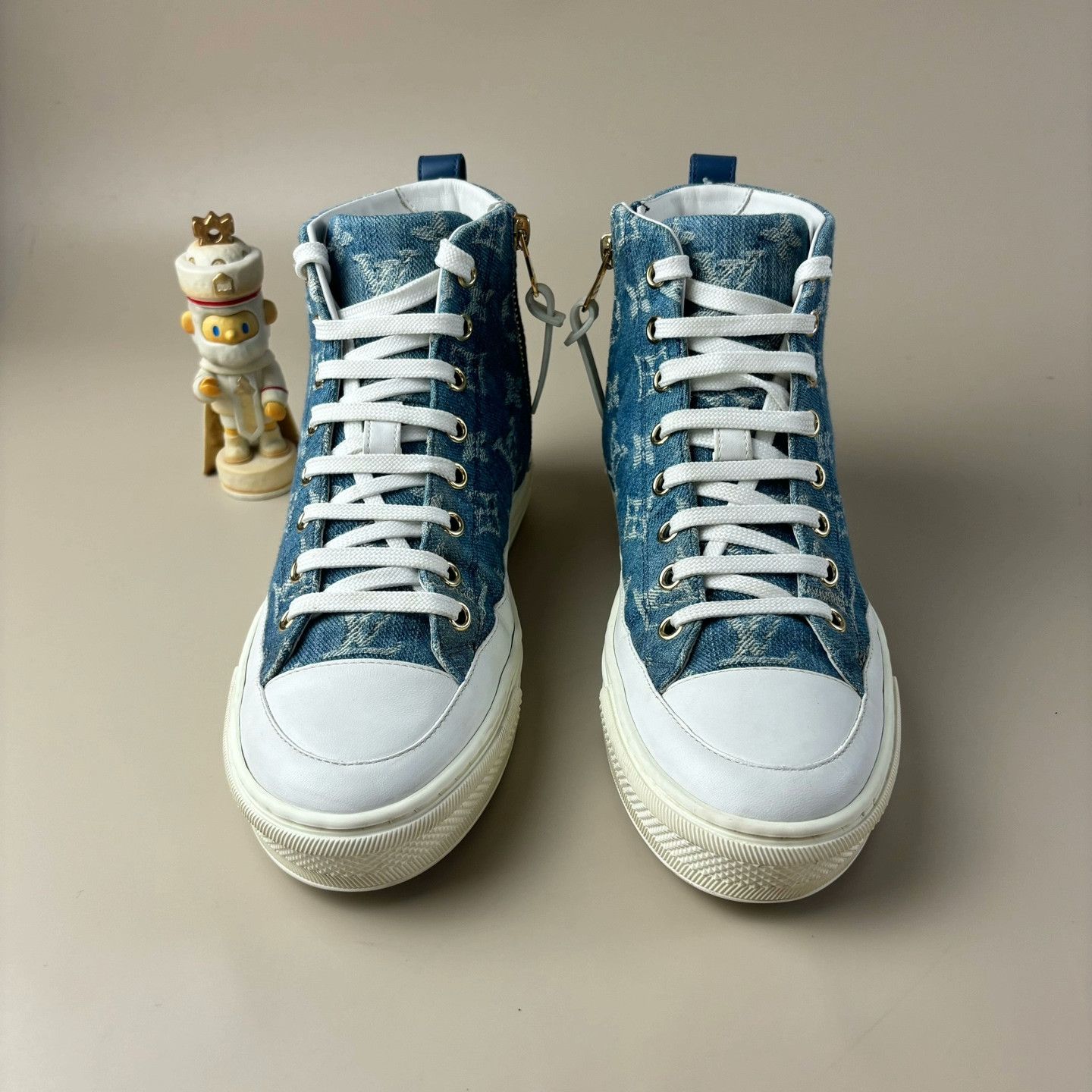 Louis Vuitton LV Blue/White Denim Monogram High-Top Sneakers Size US 4 / IT 34 - 2 Thumbnail