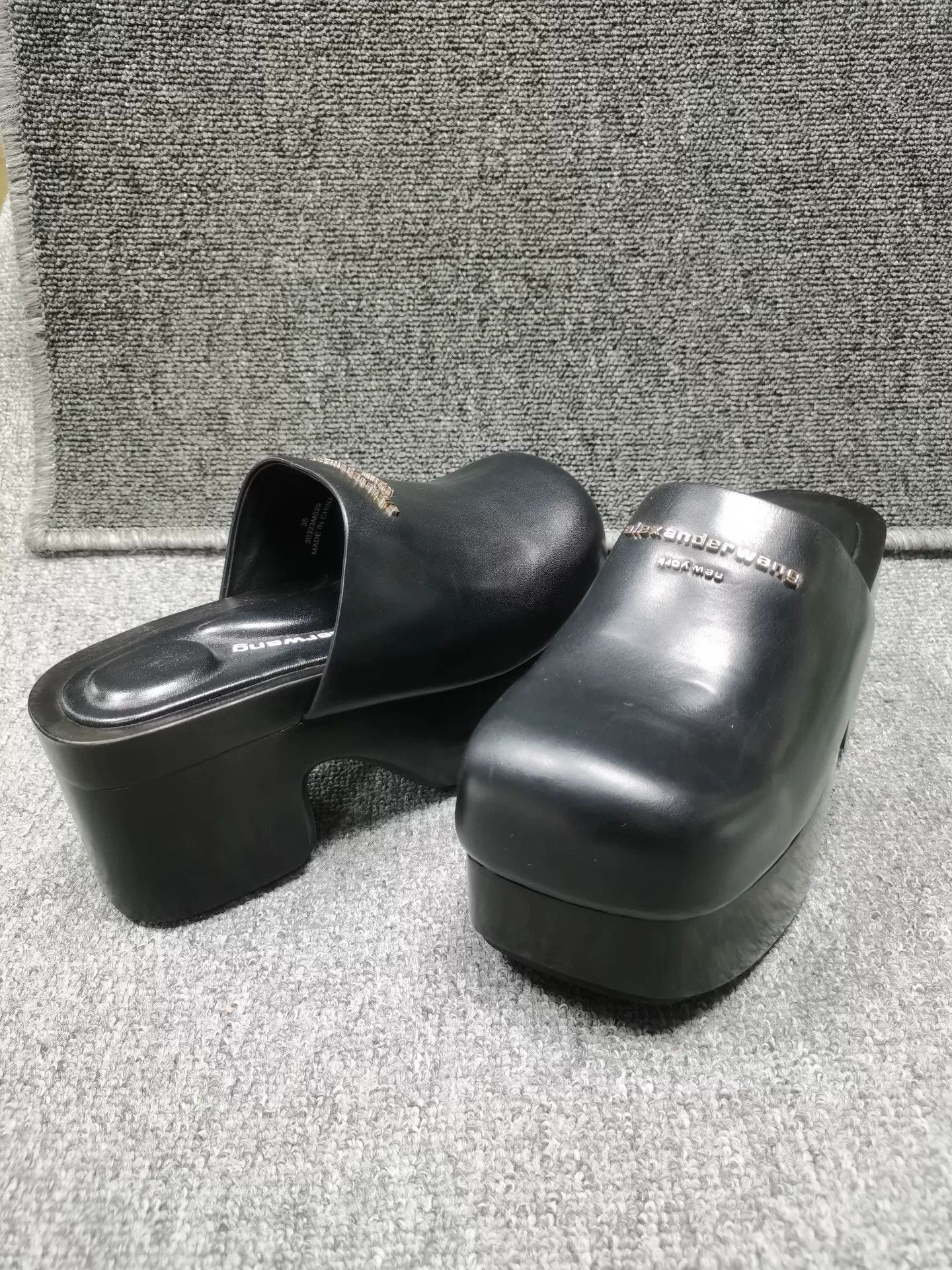 Alexander Wang Alexander Wang Black Leather Mules 35 Size US 4 / IT 34 - 4 Thumbnail