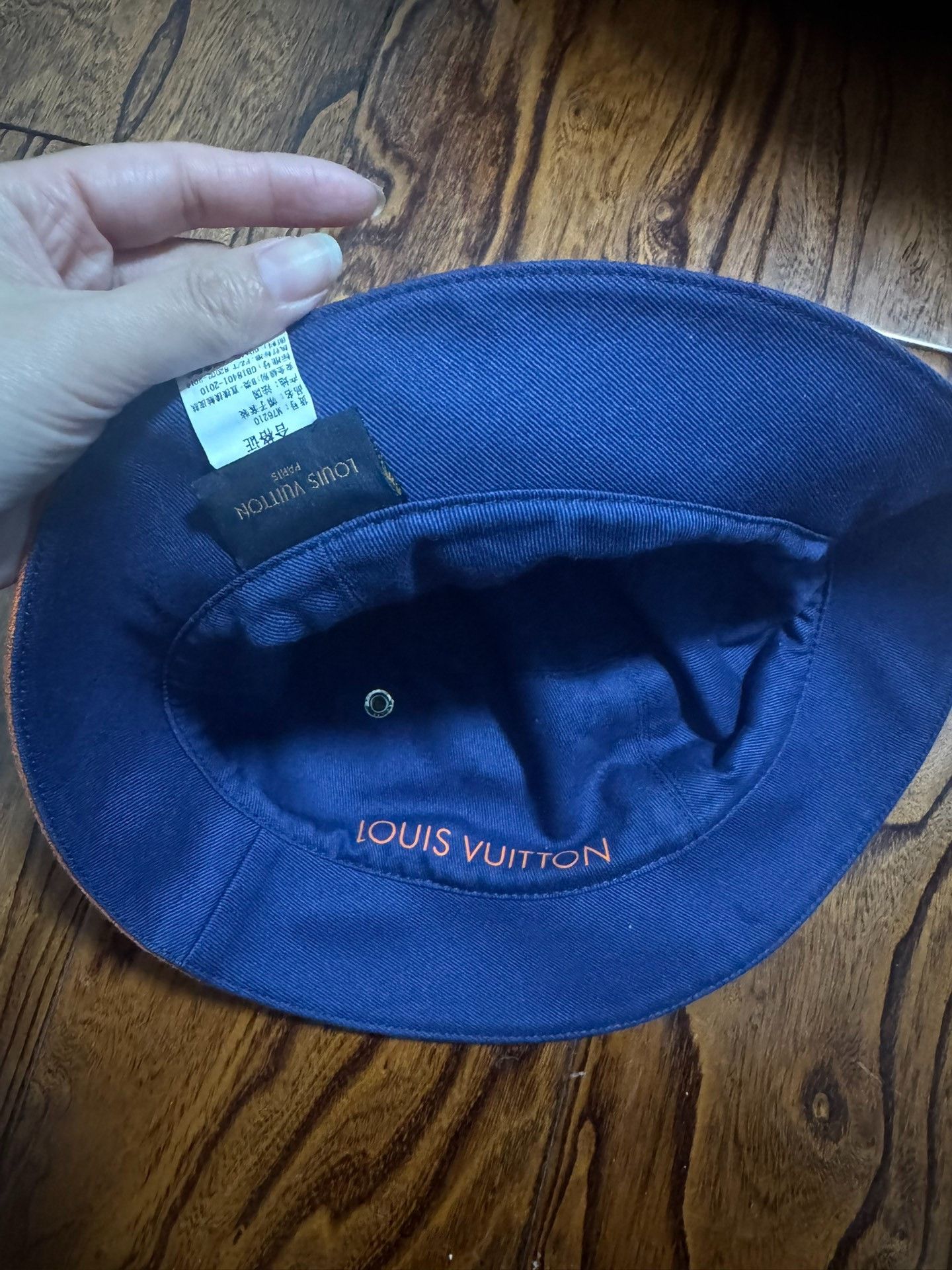 Louis Vuitton Louis Vuitton Reversible Bucket Hat Size ONE SIZE - 4 Thumbnail
