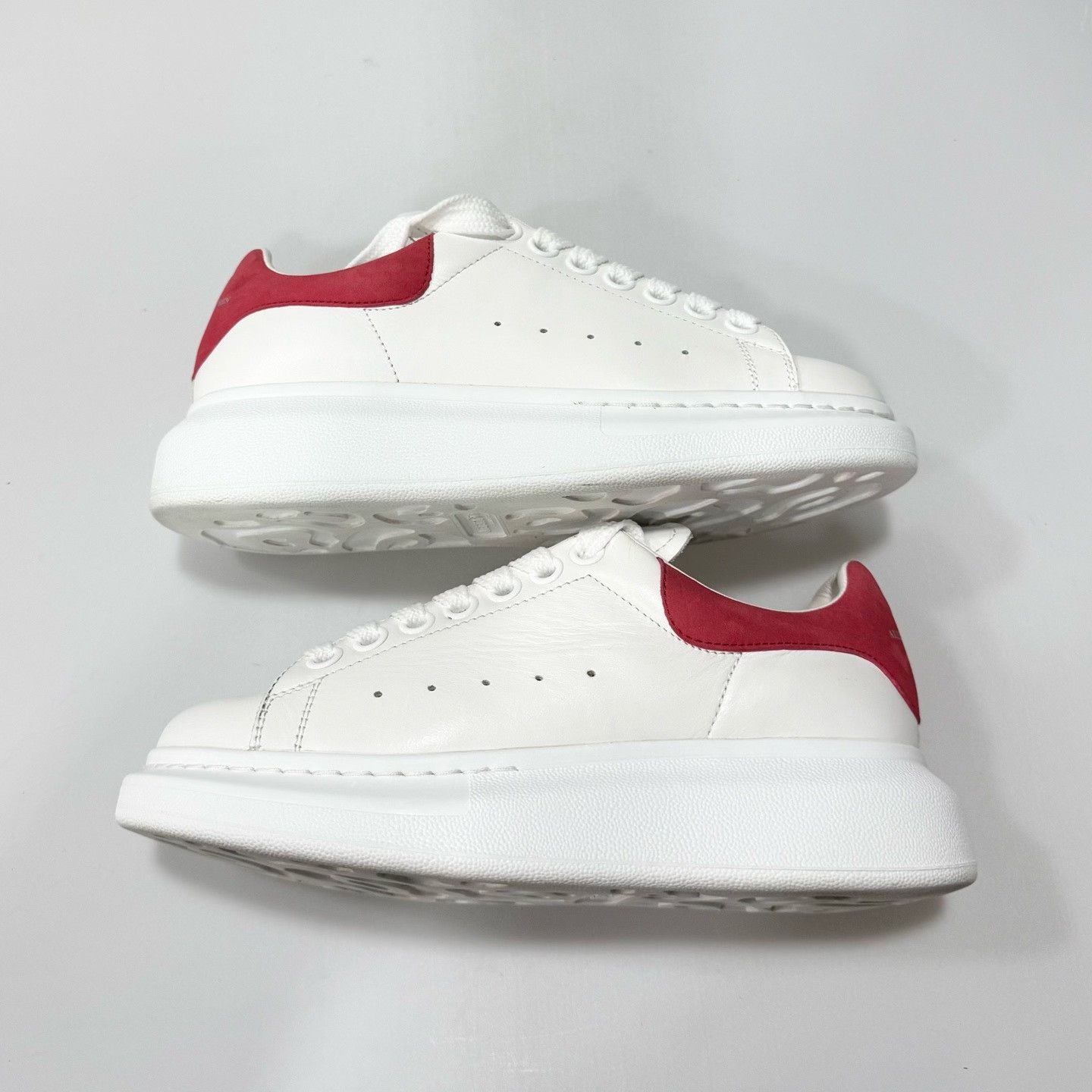 Alexander McQueen Alexander McQueen White Red Sneakers 36 Size US 5 / IT 35 - 2 Thumbnail