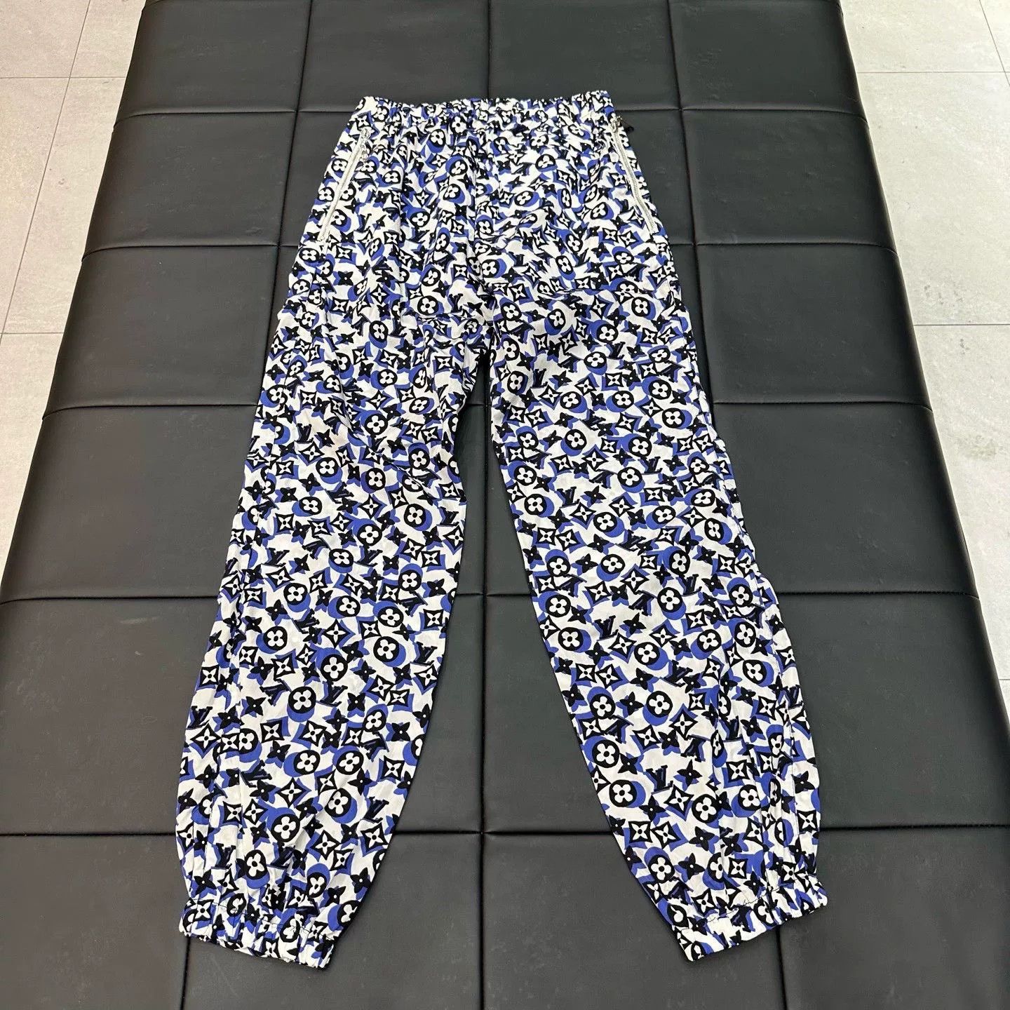 Louis Vuitton Louis Vuitton Blue White Monogram Jogging Pants Size US 34 / EU 50 - 2 Thumbnail