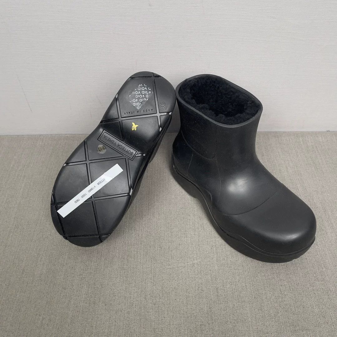 Bottega Veneta Bottega Veneta Puddle Rubber Rain Boot Size US 5 / IT 35 - 6 Thumbnail