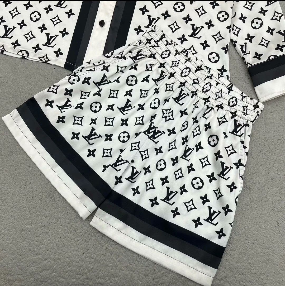 Louis Vuitton LV Logo Silk Shorts Size 36" / US 14 / IT 50 - 2 Thumbnail