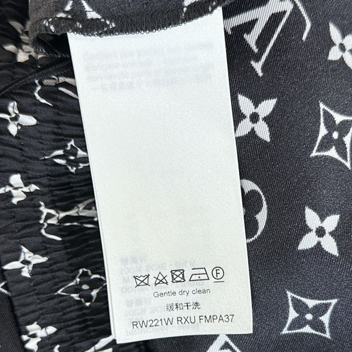 Louis Vuitton Louis Vuitton Black Monogram Skirt Size 36" / US 14 / IT 50 - 5 Thumbnail