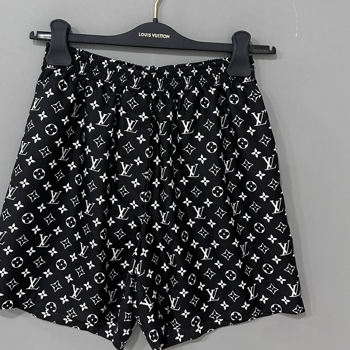 Louis Vuitton Louis Vuitton Black Monogram Skirt Size 36" / US 14 / IT 50 - 2 Thumbnail