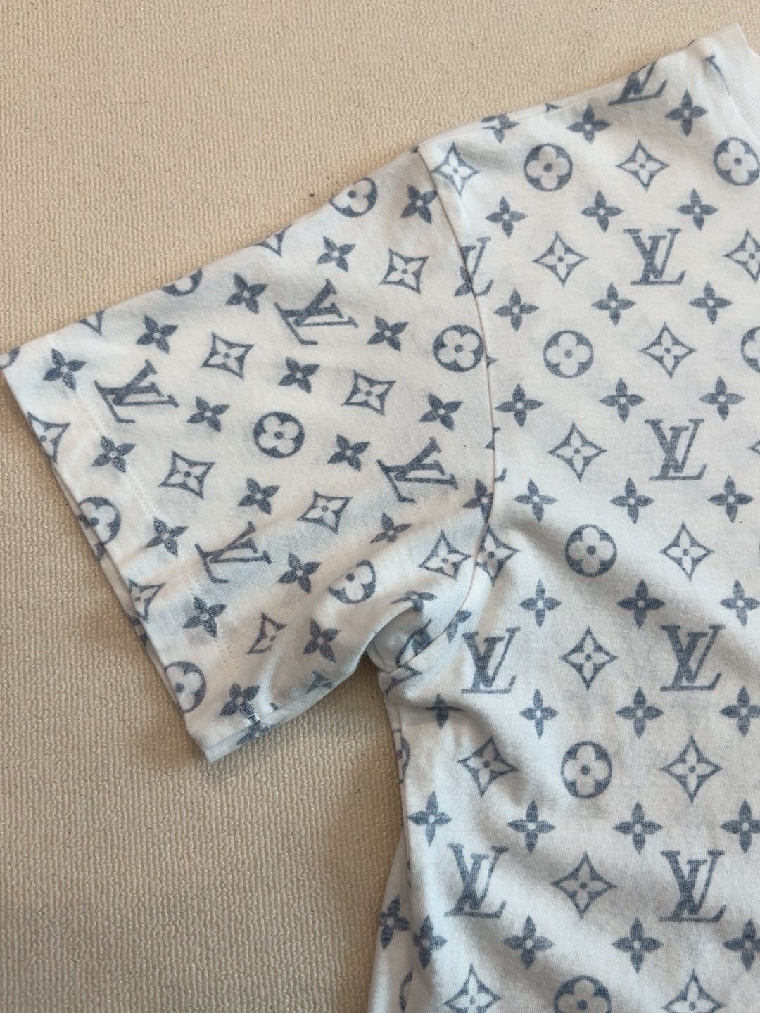 Louis Vuitton Louis Vuitton White Monogram Short-Sleeve T-Shirt Size US M / EU 48-50 / 2 - 3 Thumbnail