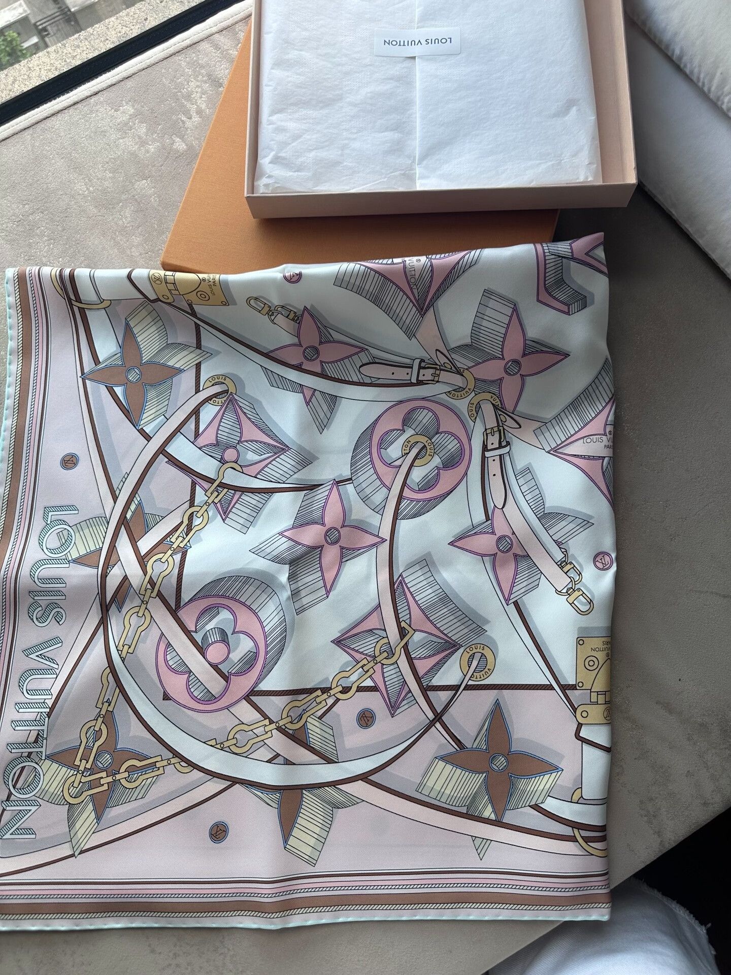 Louis Vuitton LV New Large Silk Scarf with Box Size ONE SIZE - 2 Thumbnail