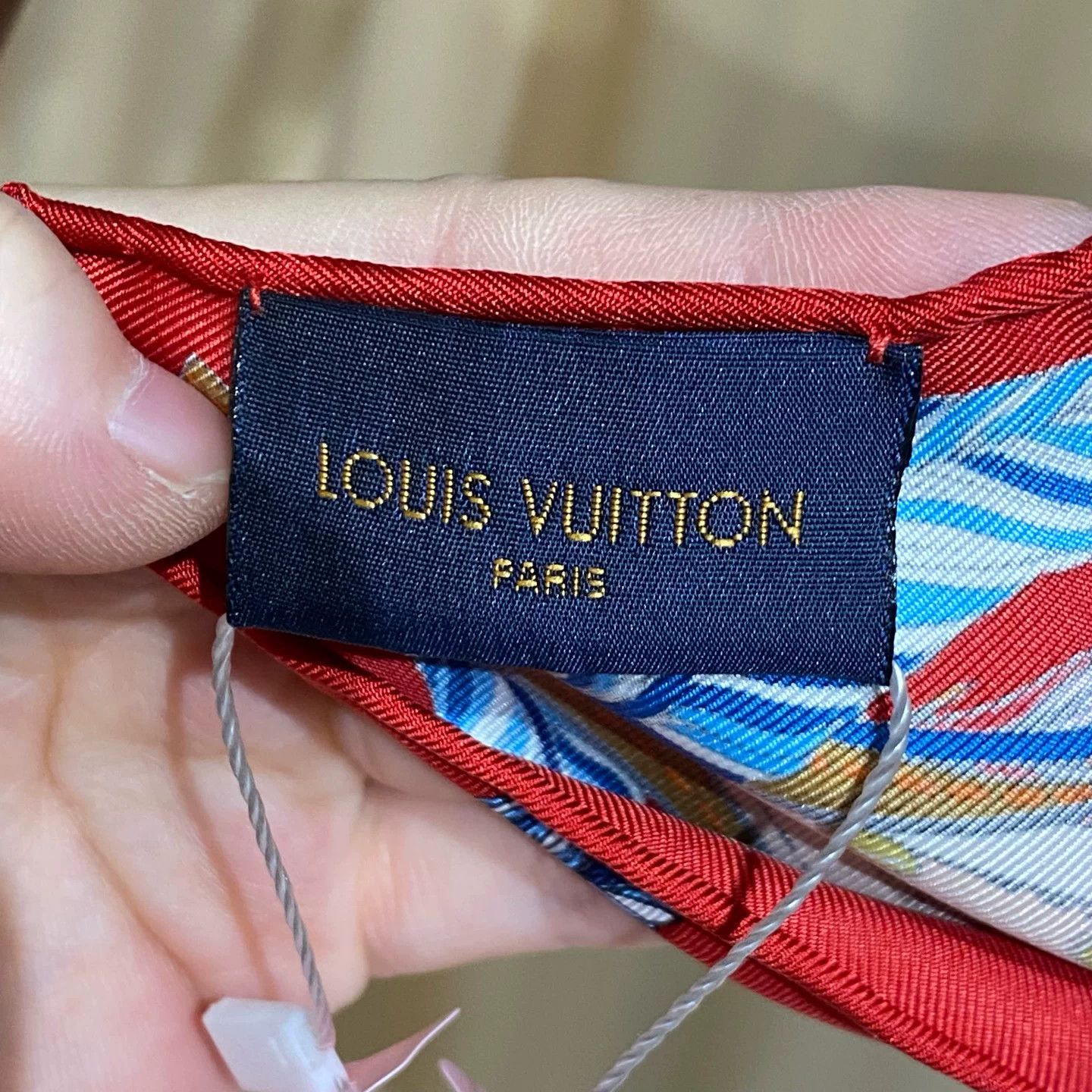 Louis Vuitton Louis Vuitton Swan Silk Scarf Size ONE SIZE - 3 Thumbnail