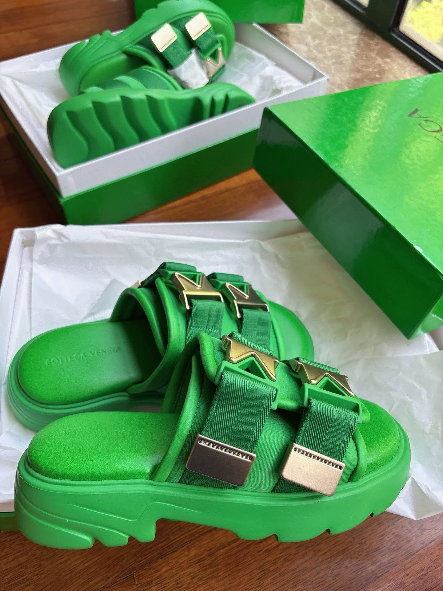 Bottega Veneta BOTTEGA VENETA Flash Green Slides Size US 5 / IT 35 - 2 Thumbnail