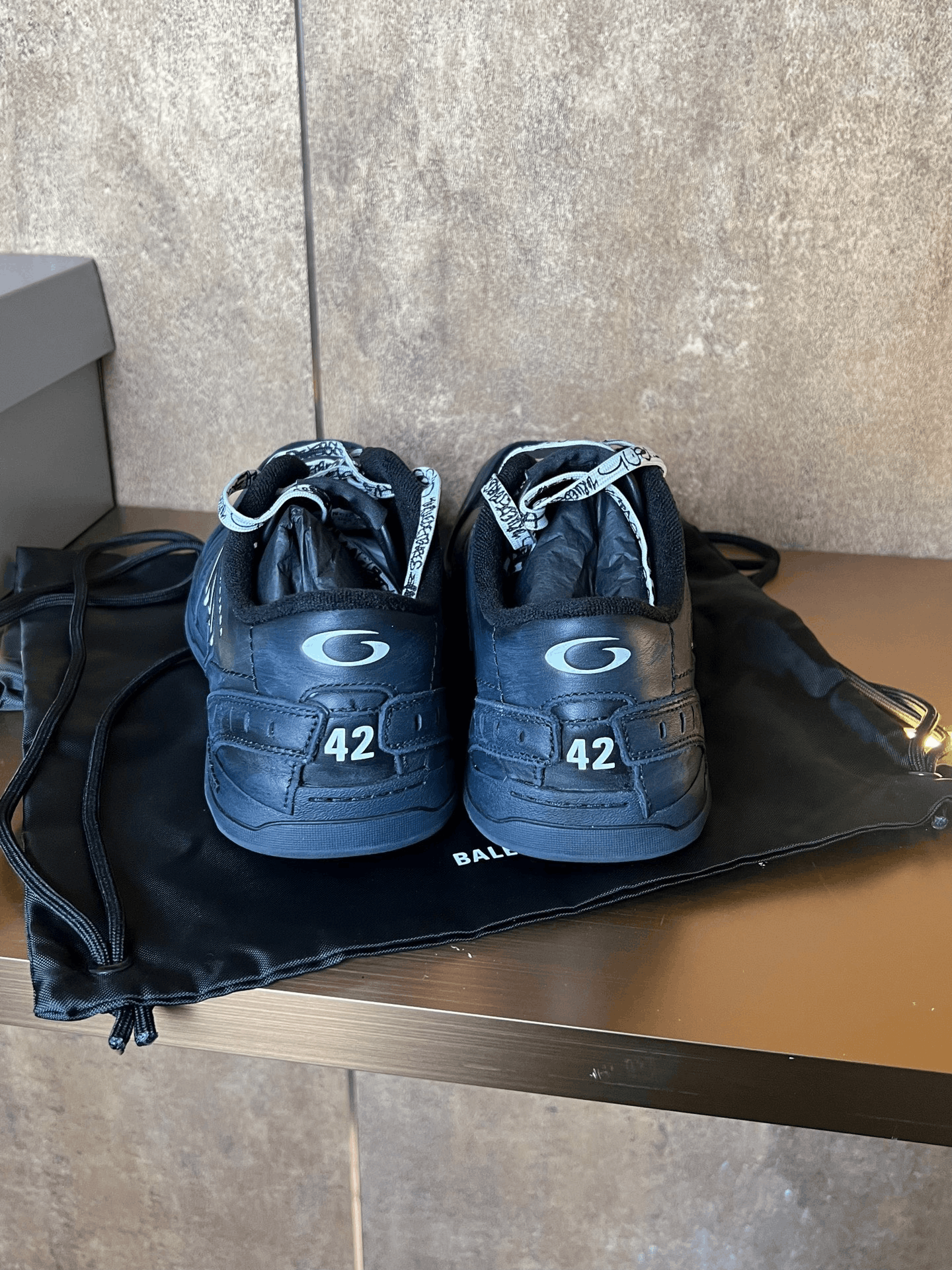 Balenciaga Balenciaga Hamptons Sneakers Size US 9 / EU 42 - 5 Thumbnail