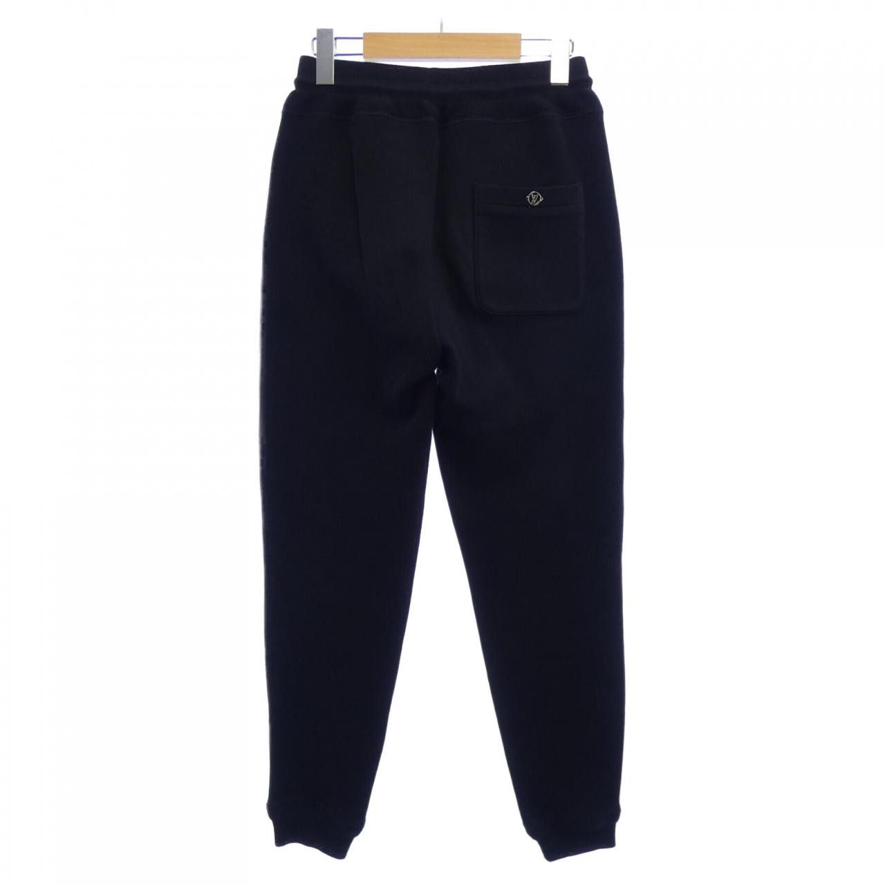Louis Vuitton Louis Vuitton Louis Vuitton Travel Jogging Pants Textile Pants HFY43WJUJ DUTY FREE for USA Size ONE SIZE - 2 Thumbnail