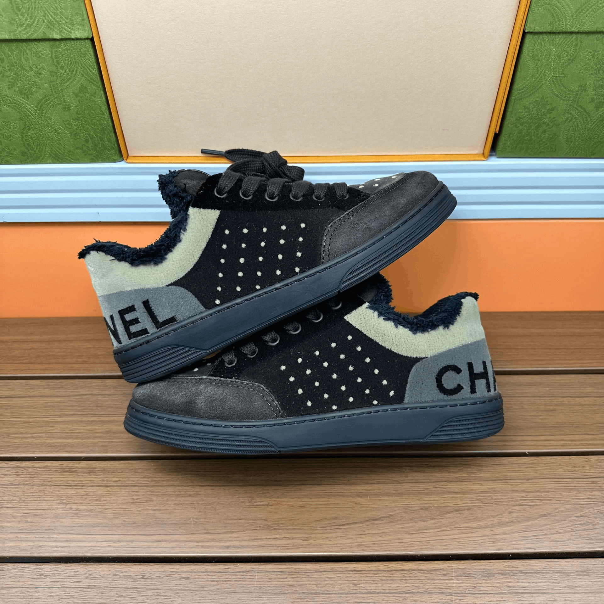 Chanel Chanel Casual Lowtop Sneakers it_37-5 Women Size US 7.5 / IT 37.5 - 2 Thumbnail