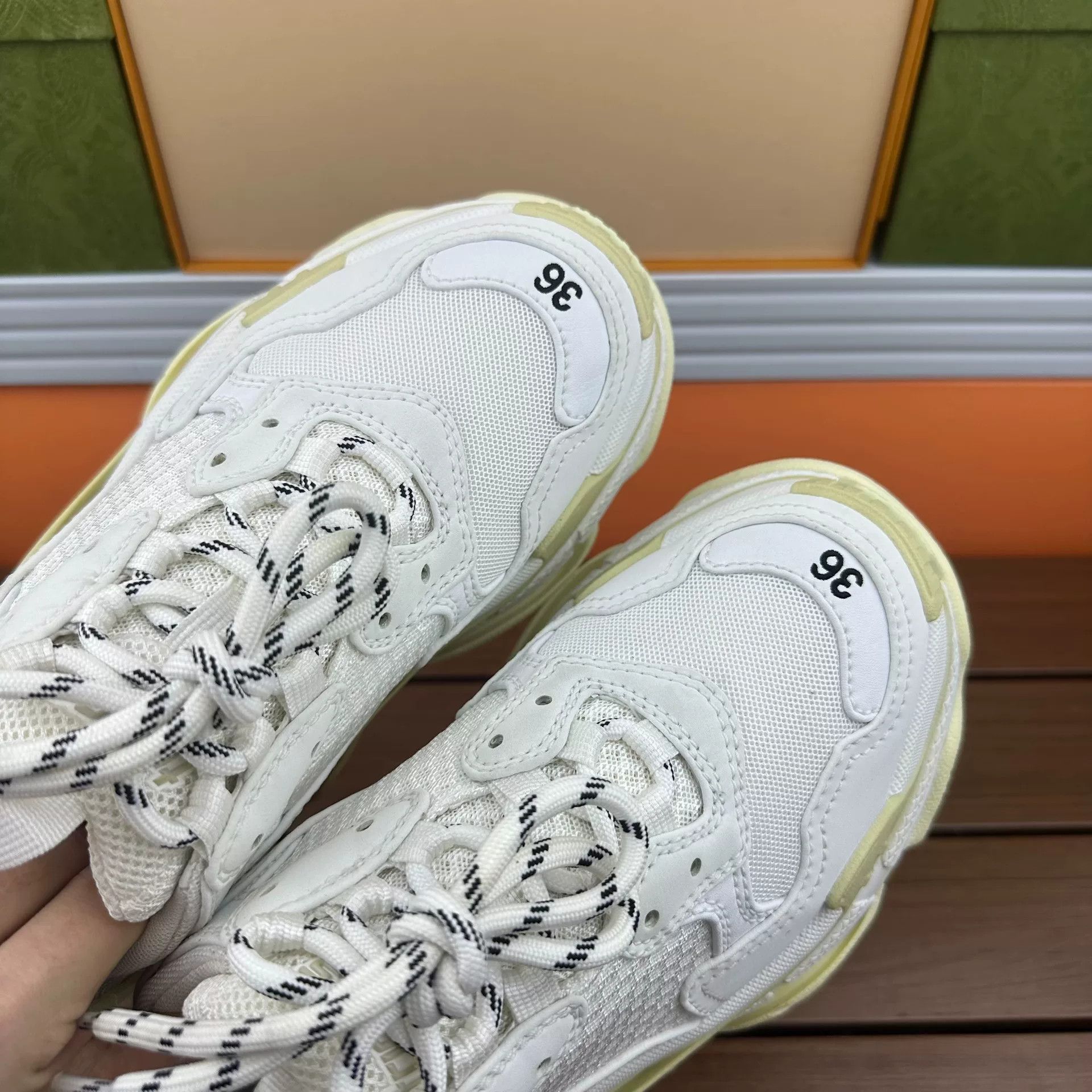 Balenciaga Balenciaga White Lowtop Sneakers it_36 Women Size US 6 / IT 36 - 6 Thumbnail