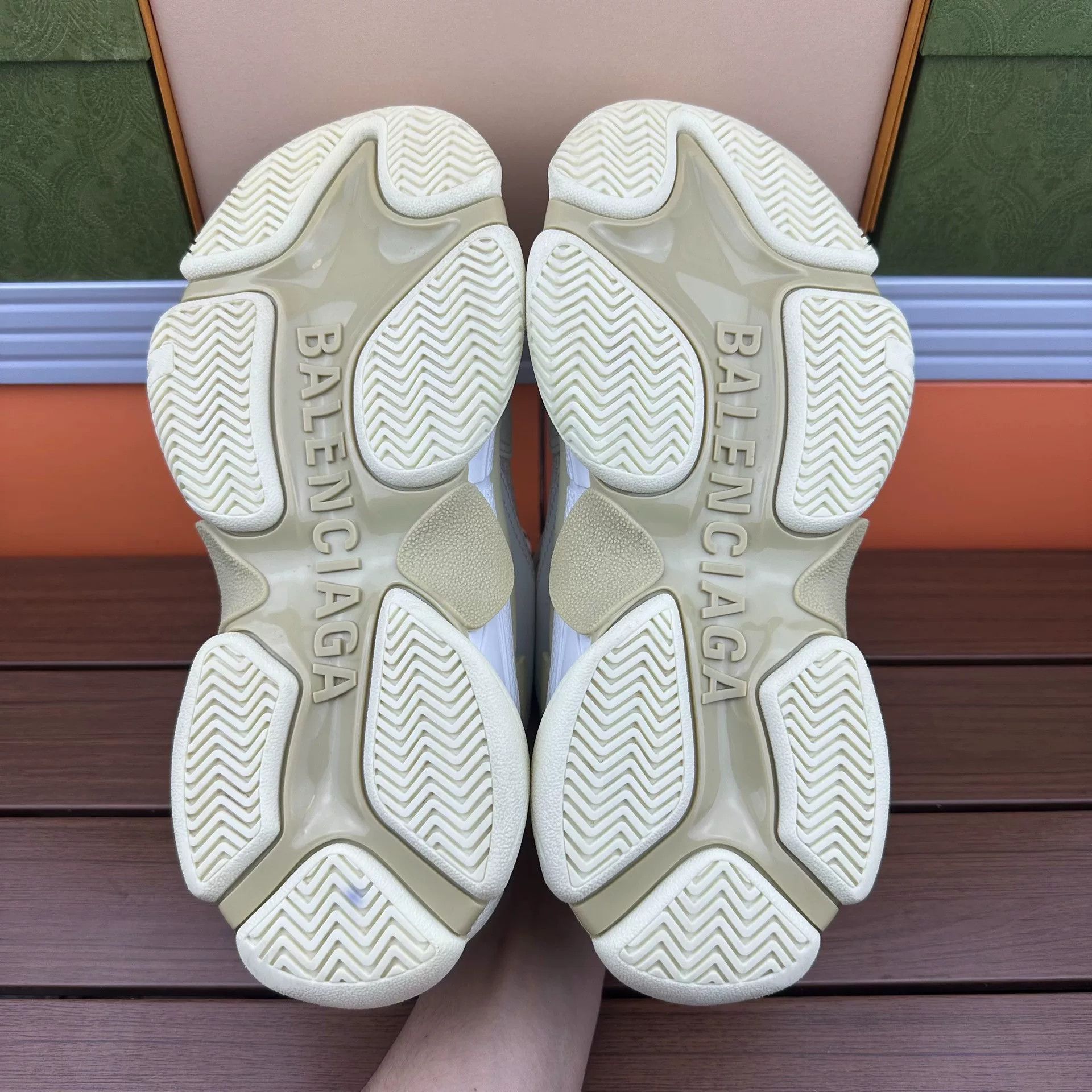 Balenciaga Balenciaga White Lowtop Sneakers it_36 Women Size US 6 / IT 36 - 8 Thumbnail