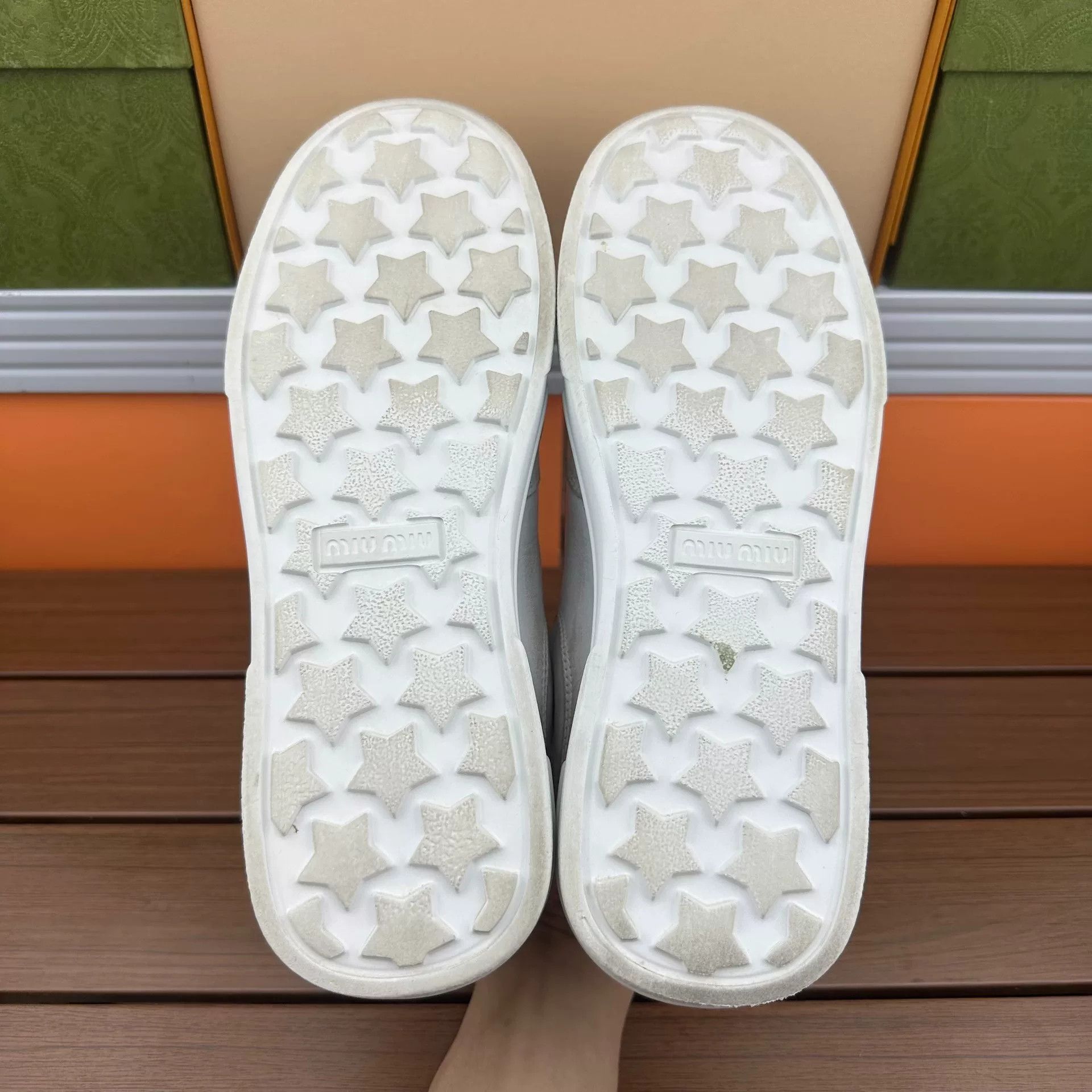 Miu Miu Miu Miu Retro White Lowtop Sneakers it_37-5 Women Size US 7.5 / IT 37.5 - 7 Thumbnail