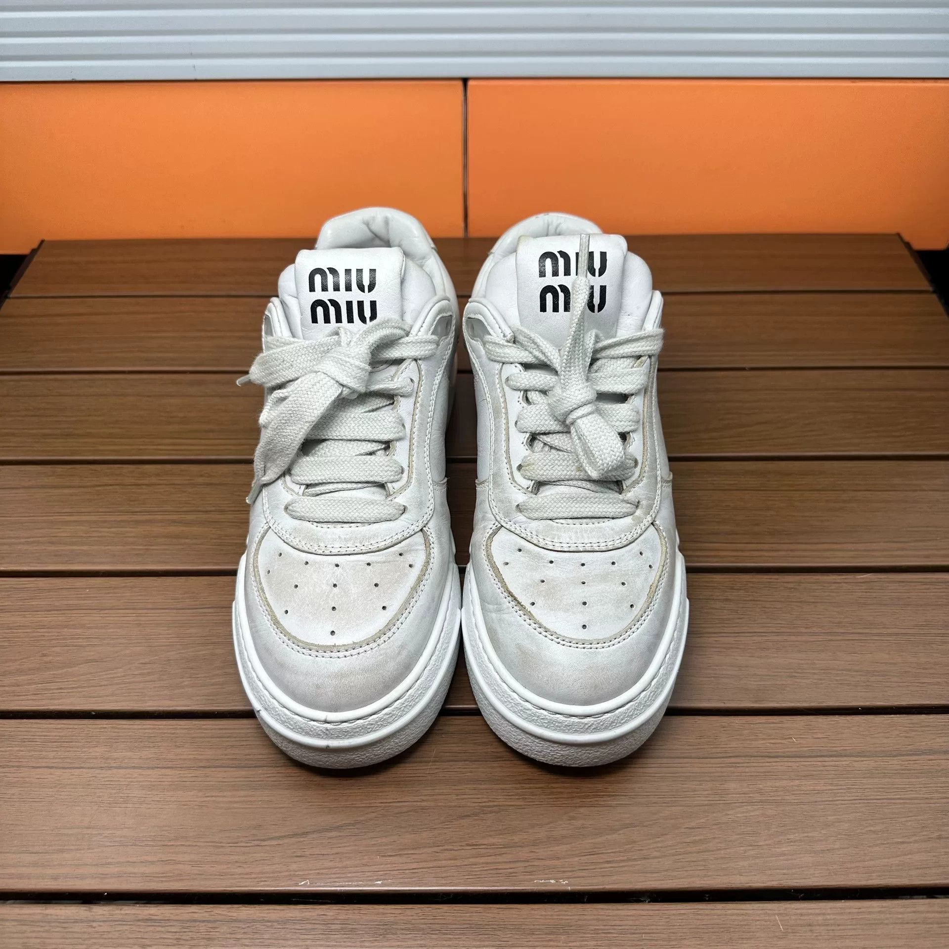 Miu Miu Miu Miu Retro White Lowtop Sneakers it_37-5 Women Size US 7.5 / IT 37.5 - 4 Thumbnail