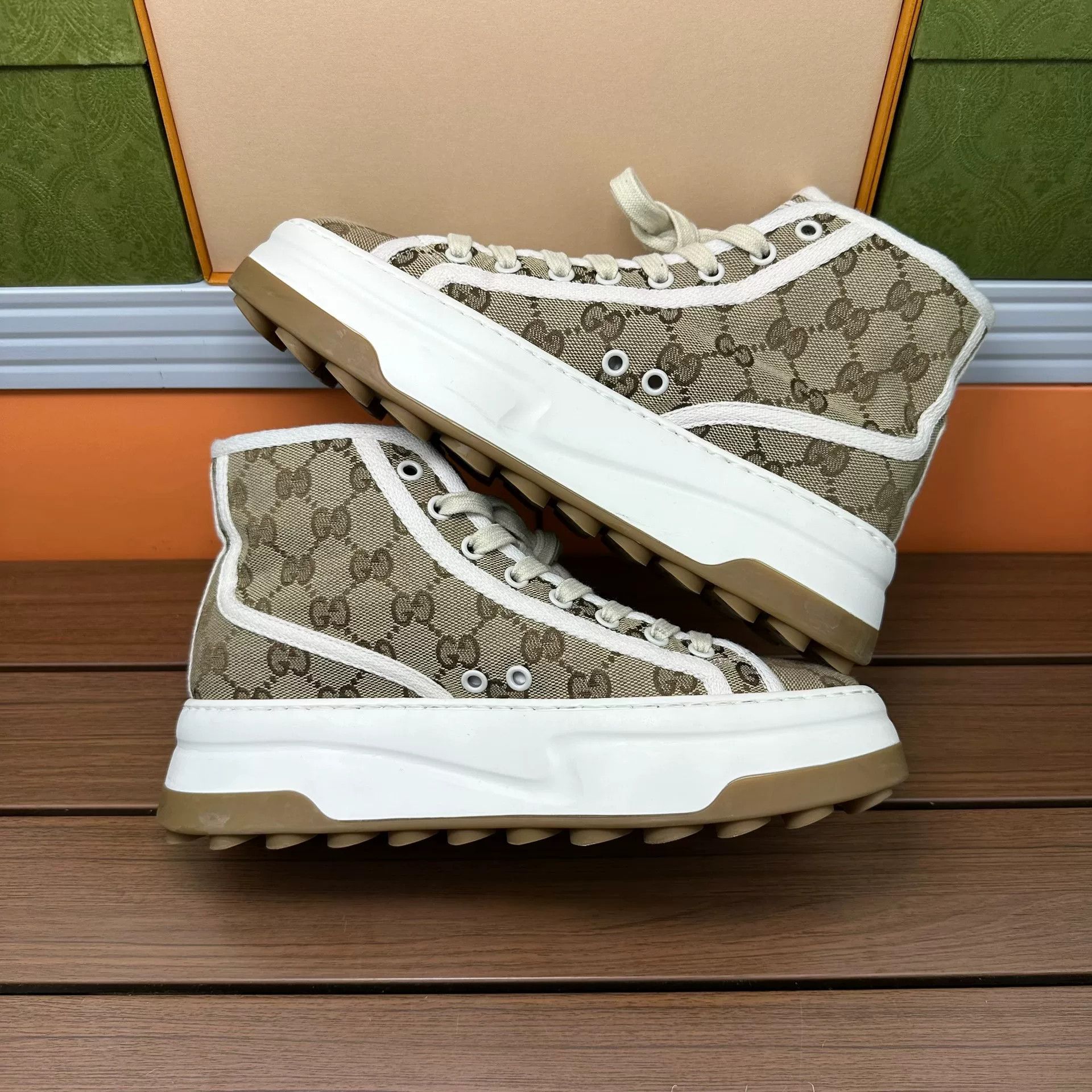 Gucci Gucci Brown Hitop Sneakers it_37 Women Size US 7 / IT 37 - 3 Thumbnail