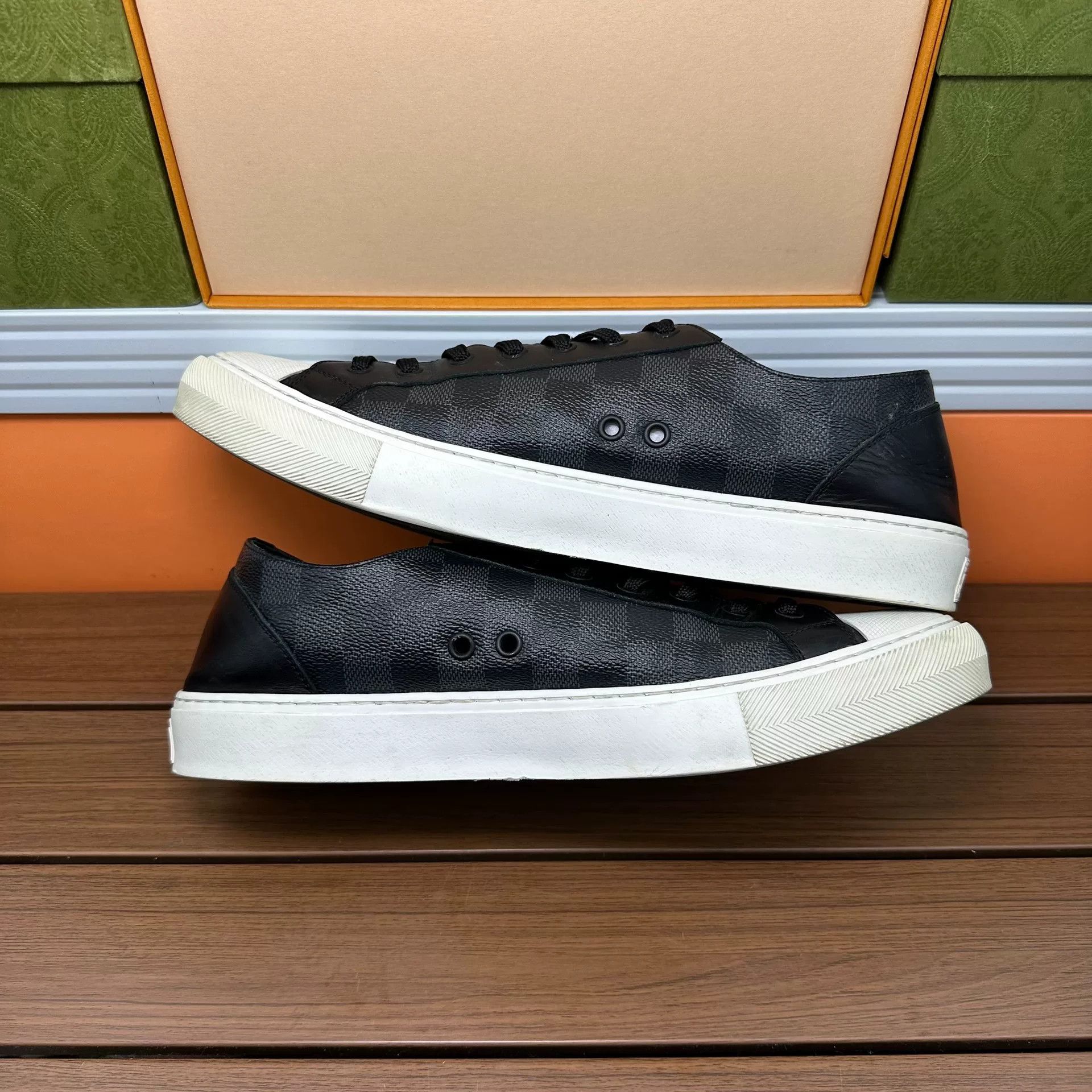 Louis Vuitton Louis Vuitton Casual Black Lowtop Sneakers 10 Men Size US 10 / EU 43 - 3 Thumbnail