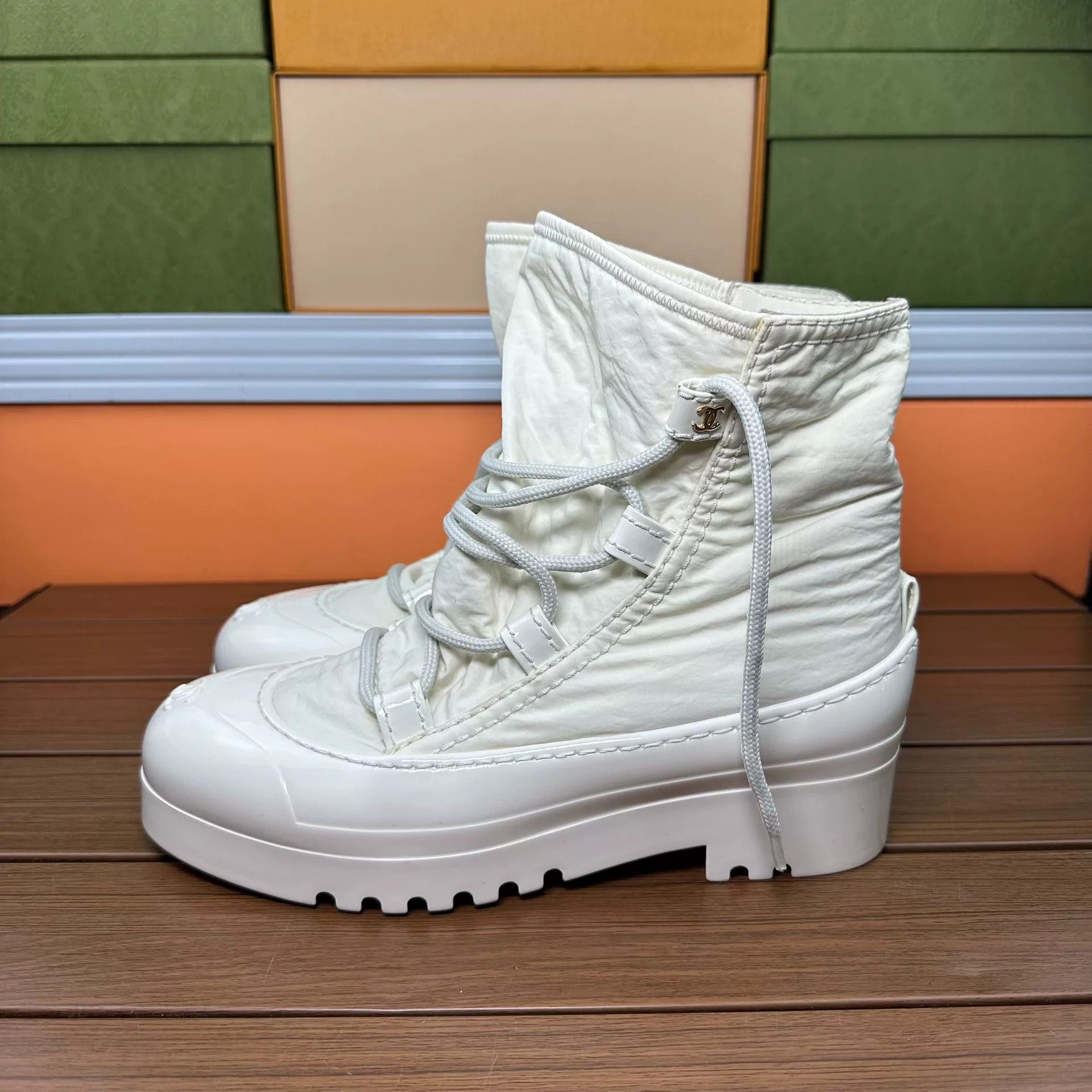 Chanel Chanel White Boots it_38 Women Size US 8 / IT 38 - 2 Thumbnail