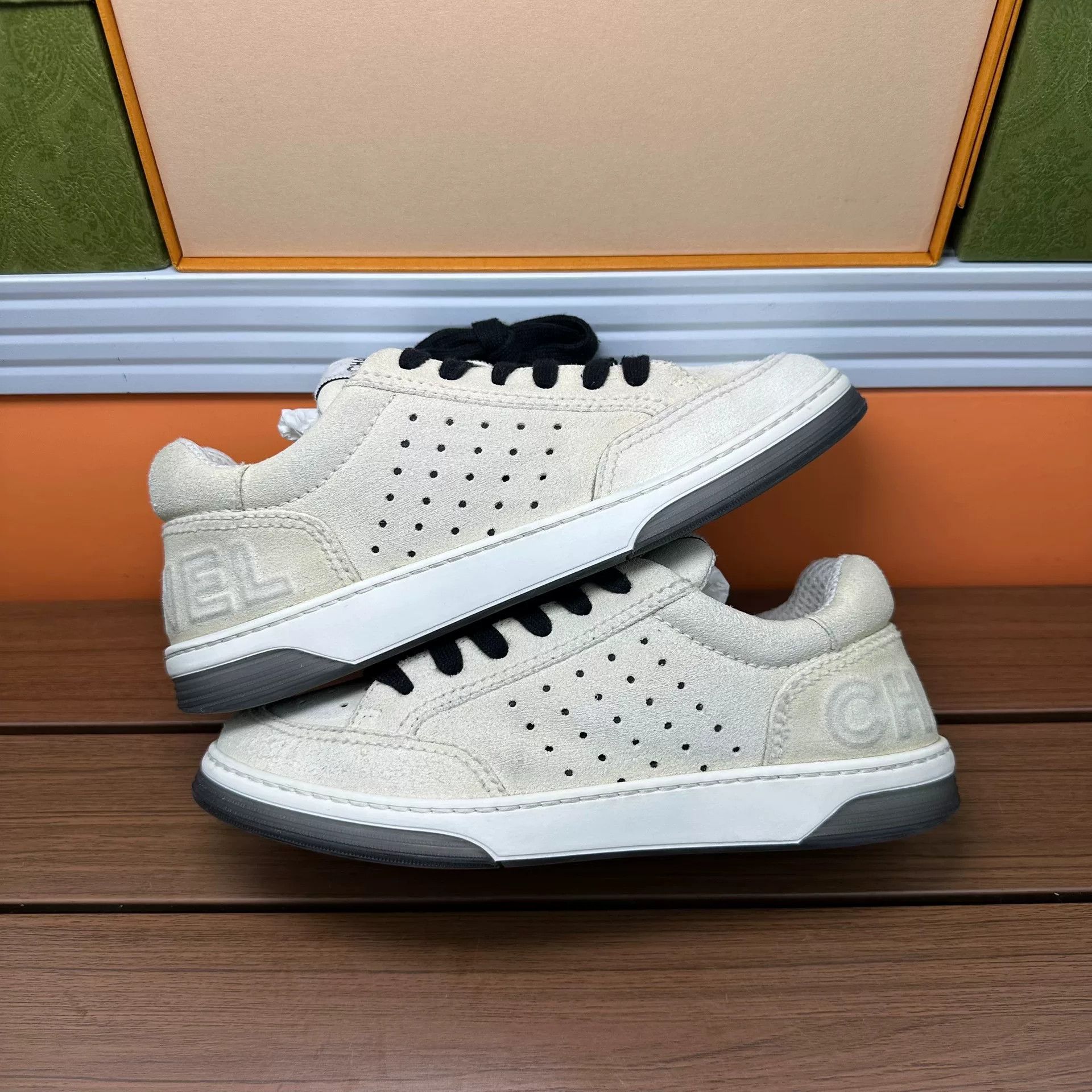 Chanel Chanel Suede Lowtop Sneakers it_36 Women Size US 6 / IT 36 - 2 Thumbnail