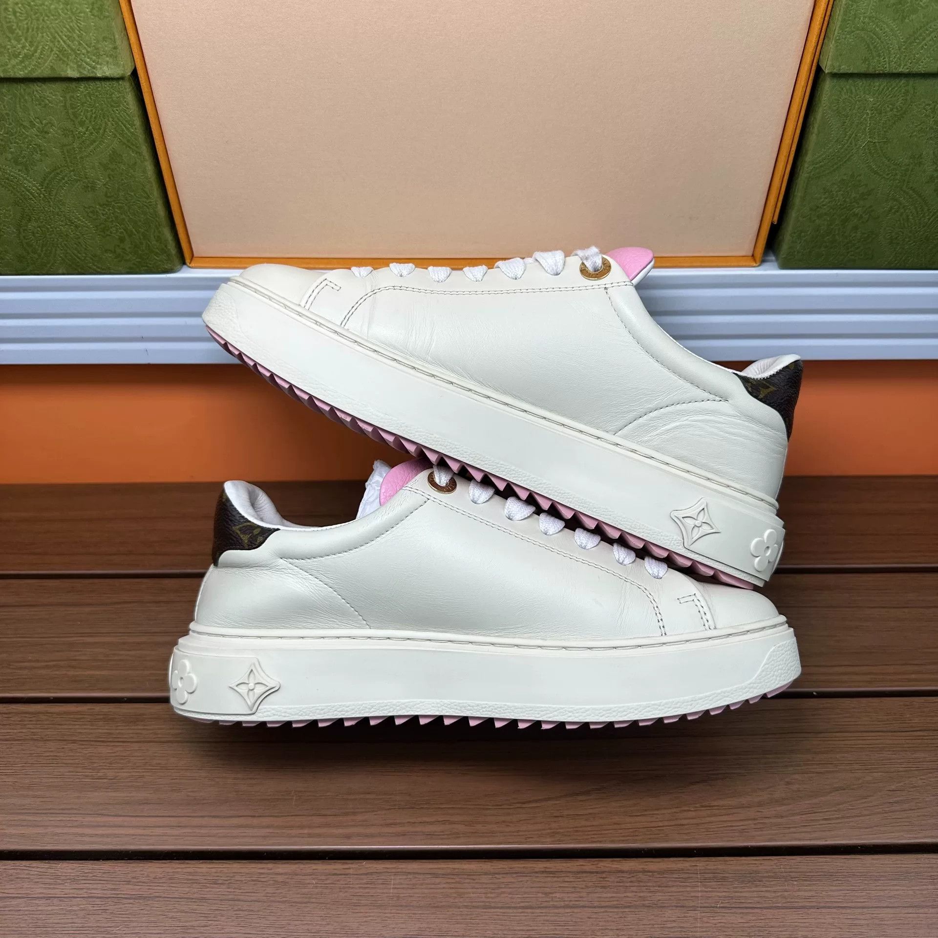 Louis Vuitton Louis Vuitton Limited Lowtop Sneakers it_36 Women Size US 6 / IT 36 - 3 Thumbnail