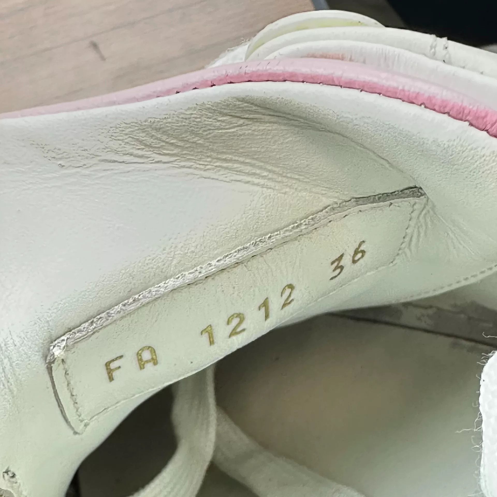 Louis Vuitton Louis Vuitton Limited Lowtop Sneakers it_36 Women Size US 6 / IT 36 - 9 Thumbnail