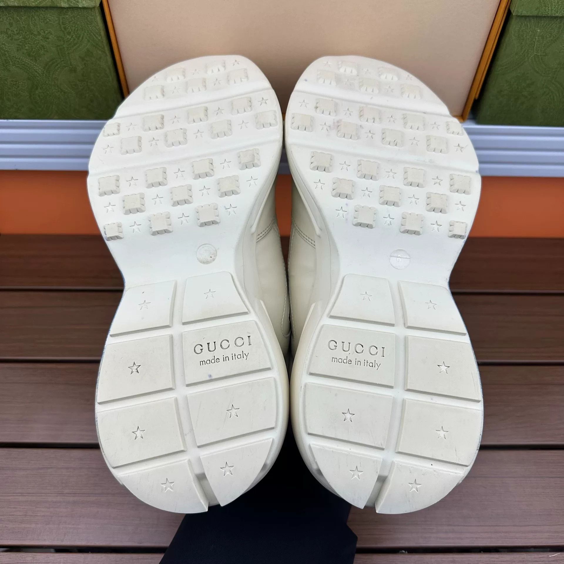 Gucci Gucci Printed Lowtop Sneakers 7 Men Size US 7 / EU 40 - 8 Thumbnail