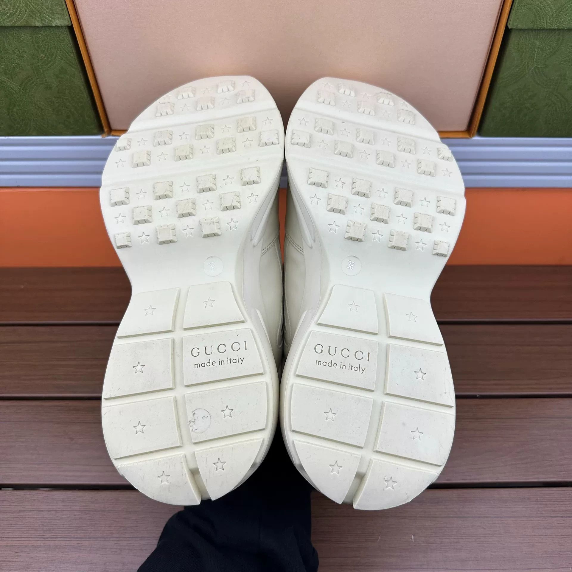 Gucci Gucci Printed Lowtop Sneakers it_38 Women Size US 8 / IT 38 - 7 Thumbnail