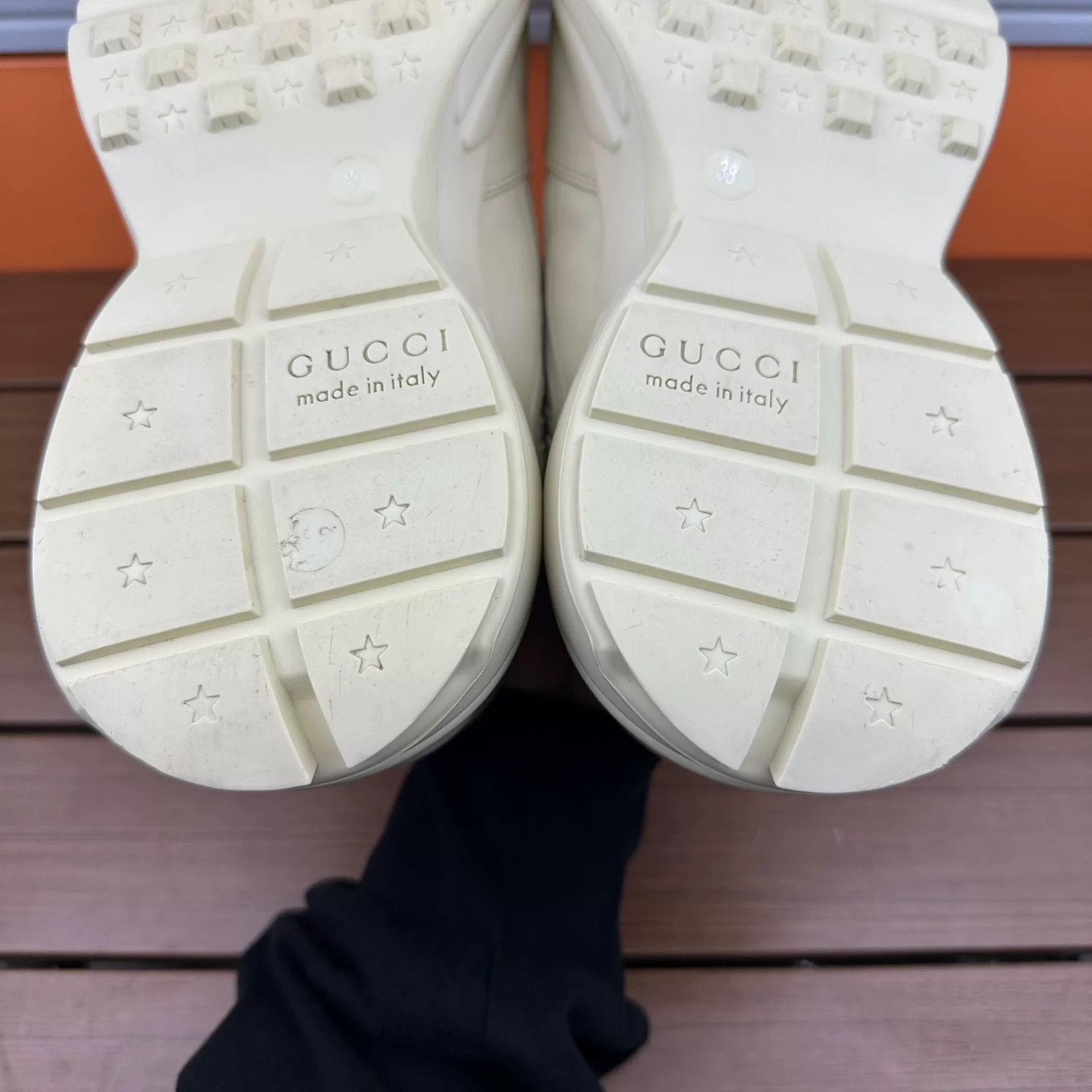Gucci Gucci Printed Lowtop Sneakers it_38 Women Size US 8 / IT 38 - 8 Thumbnail