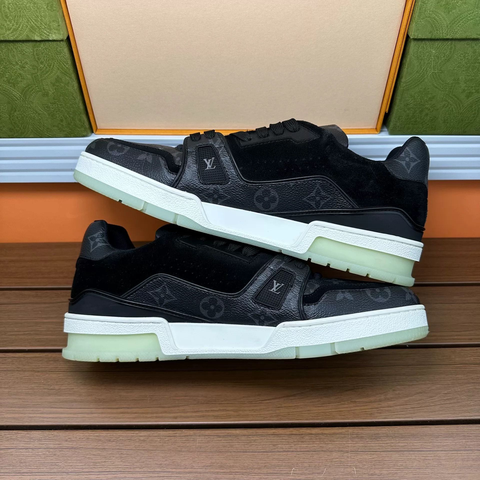 Louis Vuitton Louis Vuitton Training Black Lowtop Sneakers 9 Men Size US 9 / EU 42 - 3 Thumbnail