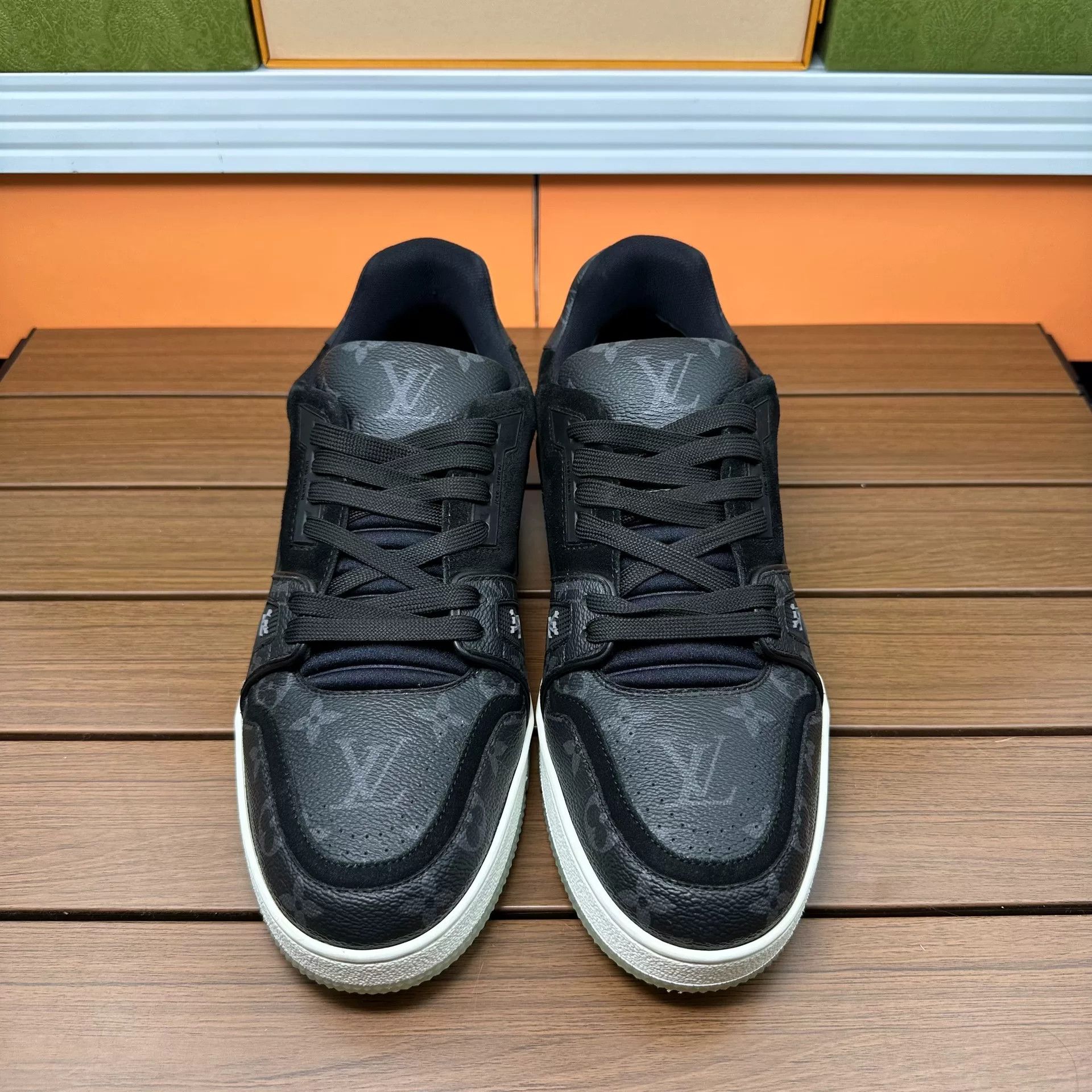Louis Vuitton Louis Vuitton Training Black Lowtop Sneakers 9 Men Size US 9 / EU 42 - 4 Thumbnail