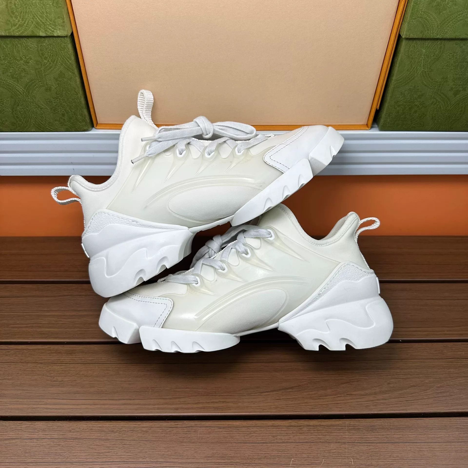 Dior Dior Casual White Lowtop Sneakers it_35 Women Size US 5 / IT 35 - 2 Thumbnail