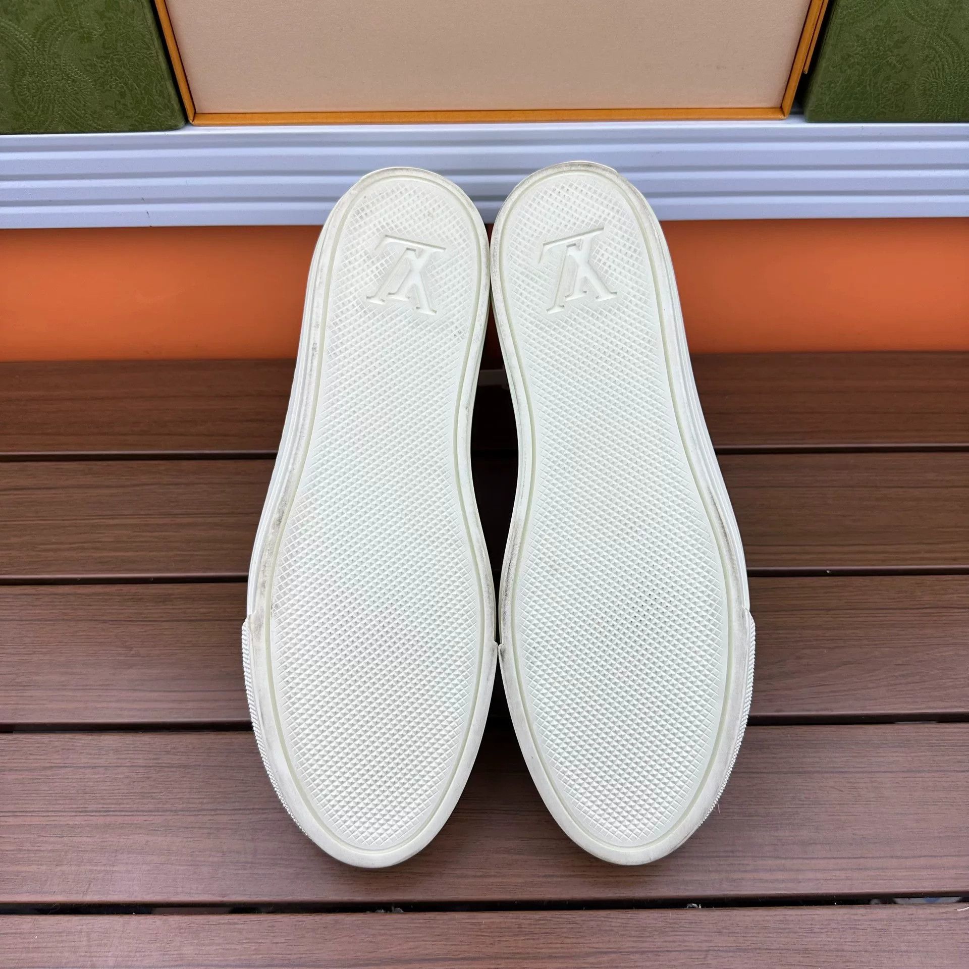 Louis Vuitton Louis Vuitton Casual Blue Hitop Sneakers it_39 Women Size US 9 / IT 39 - 8 Thumbnail