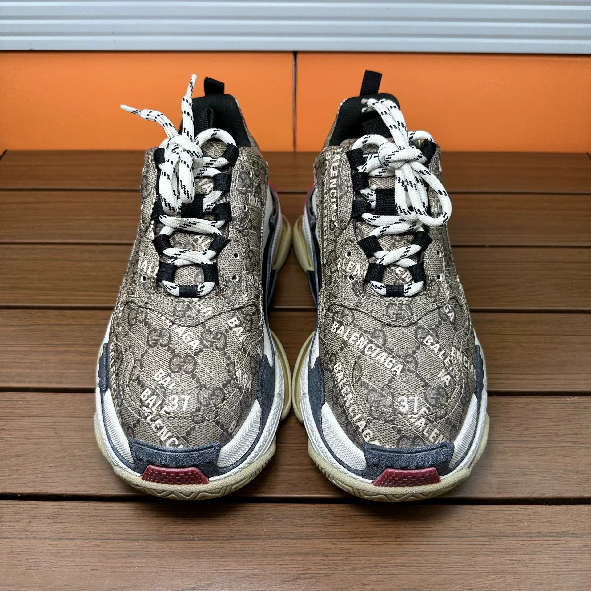 Balenciaga Balenciaga Collab Brown Lowtop Sneakers it_37 Women Size US 7 / IT 37 - 4 Thumbnail