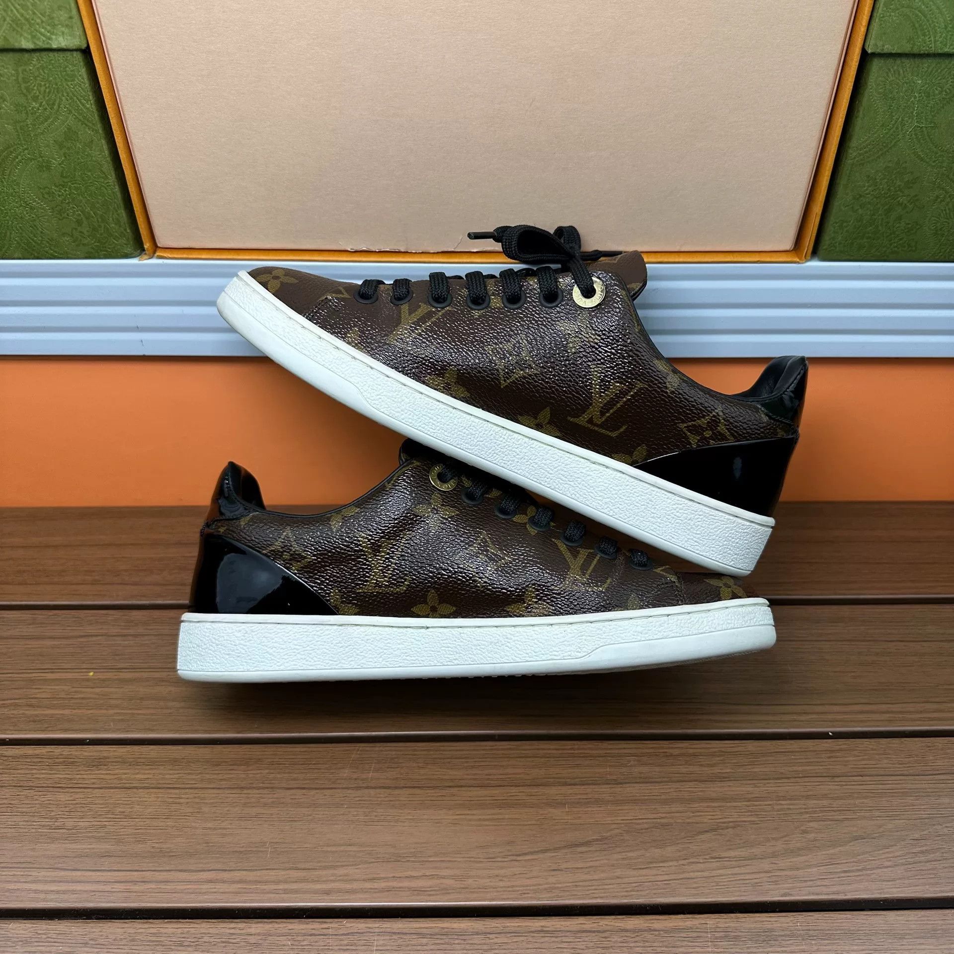 Louis Vuitton Louis Vuitton Multi Lowtop Sneakers 10 Men Size US 10 / EU 43 - 2 Thumbnail