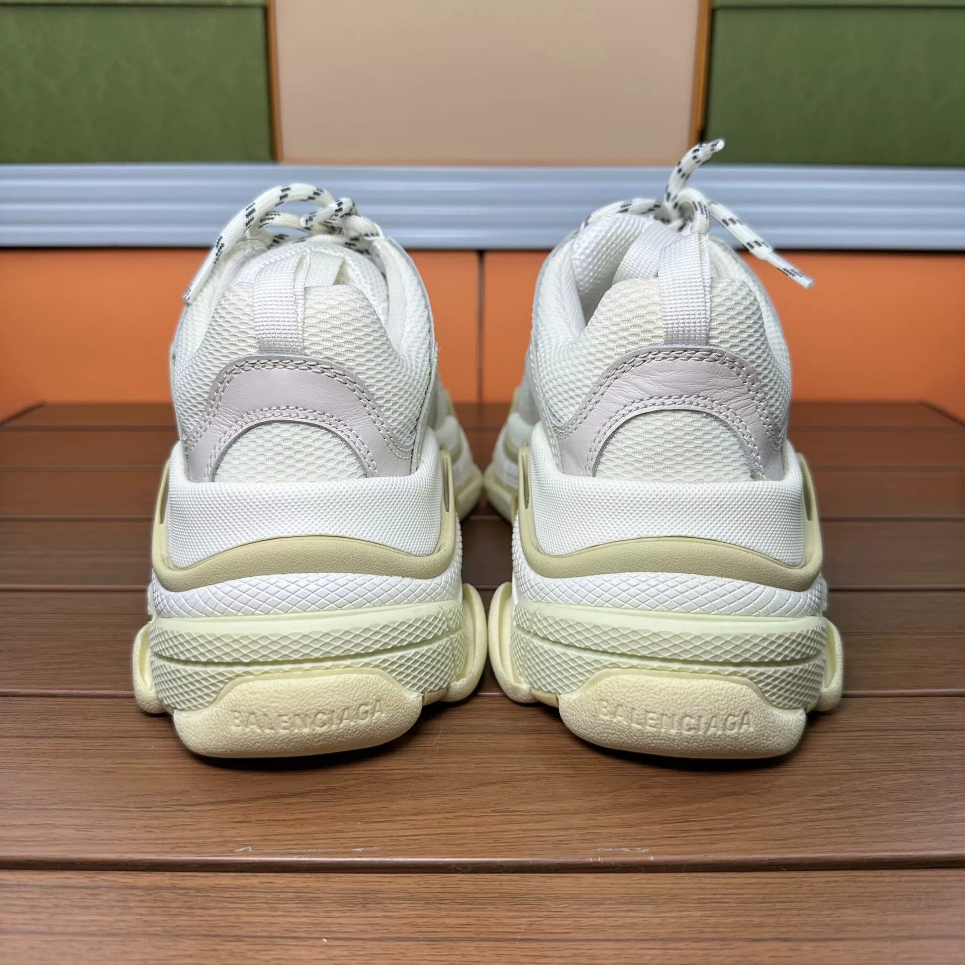Balenciaga Balenciaga Brown Lowtop Sneakers it_37 Women Size US 7 / IT 37 - 5 Thumbnail