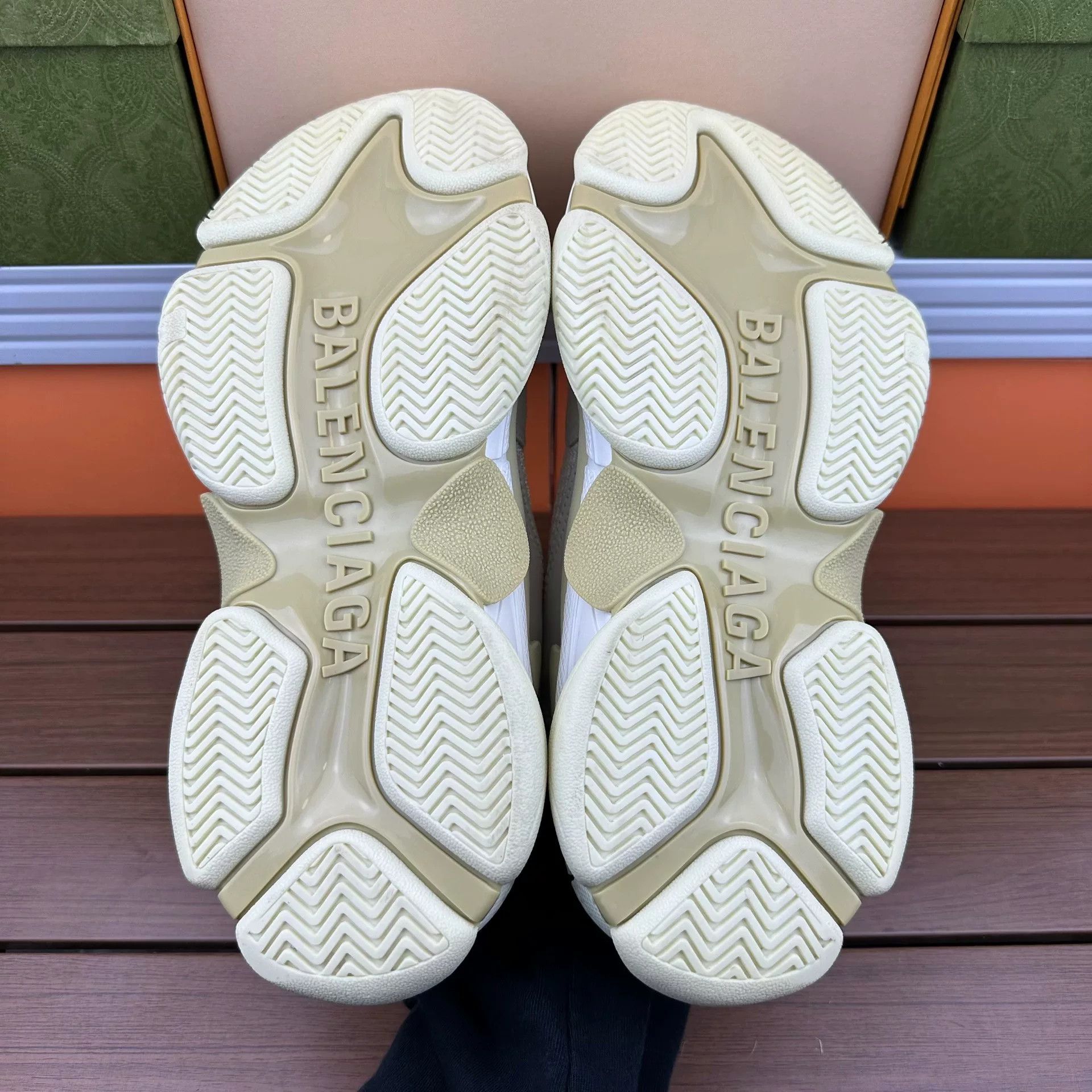 Balenciaga Balenciaga Brown Lowtop Sneakers it_37 Women Size US 7 / IT 37 - 7 Thumbnail